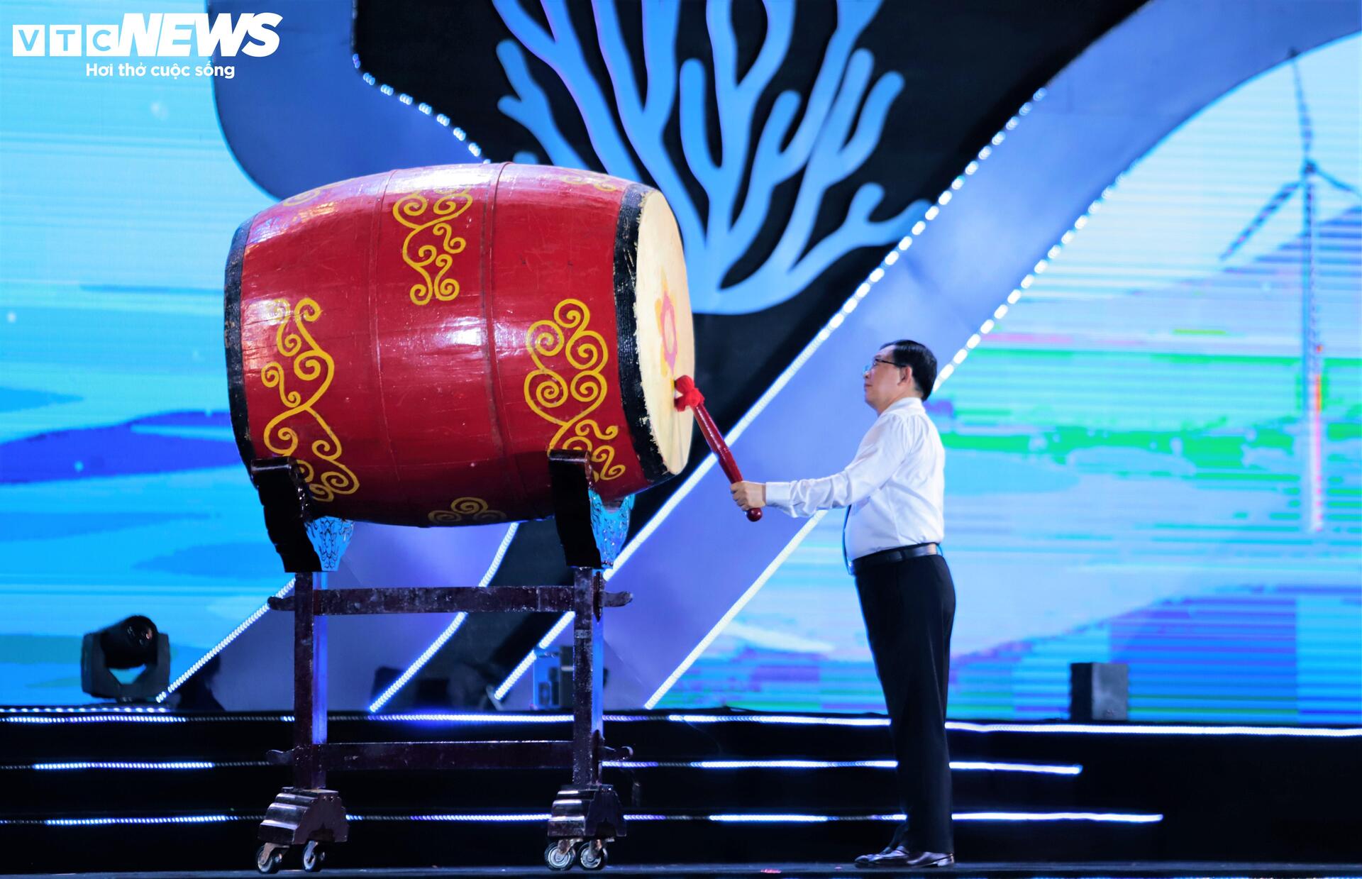 'Tinh hoa đại ngàn, biển xanh hội tụ': Thanh âm cồng chiêng hòa cùng nhịp sóng - 3