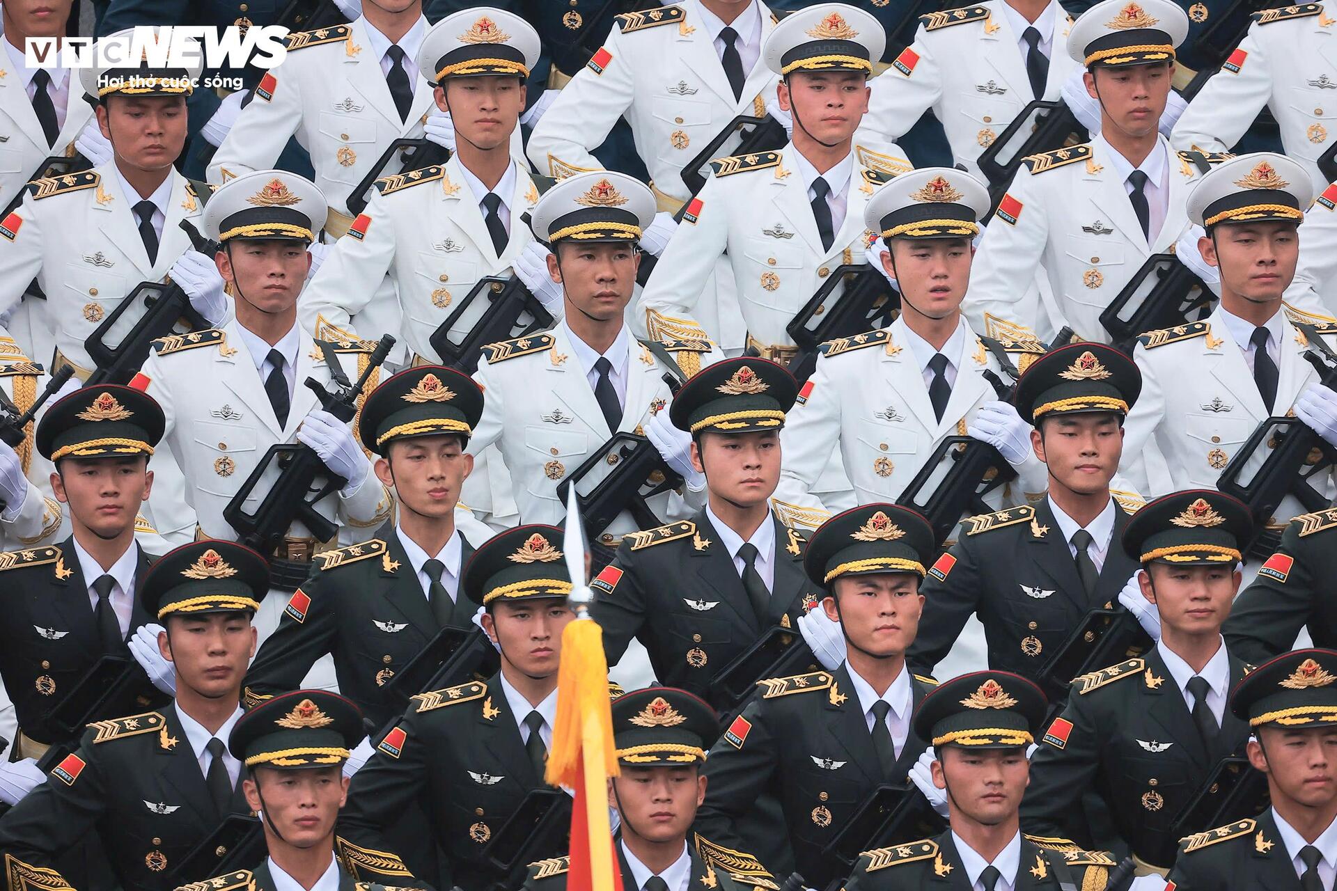 Bước chân hùng dũng của đoàn quân nhân Nga trong buổi tổng duyệt A80 - 7