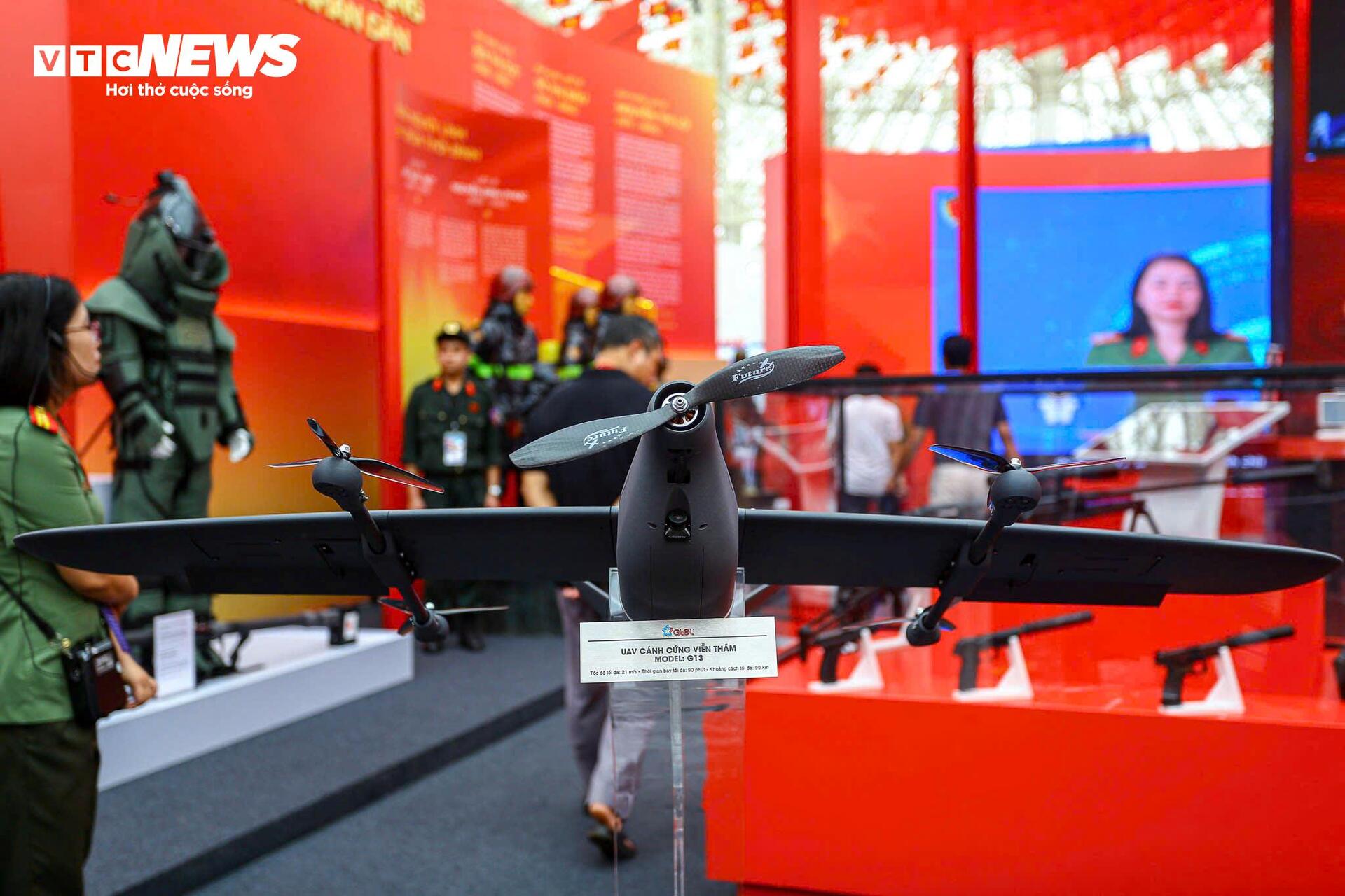 Cận cảnh dàn UAV, robot hiện đại của Bộ Công an tại Triển lãm thành tựu đất nước - 6