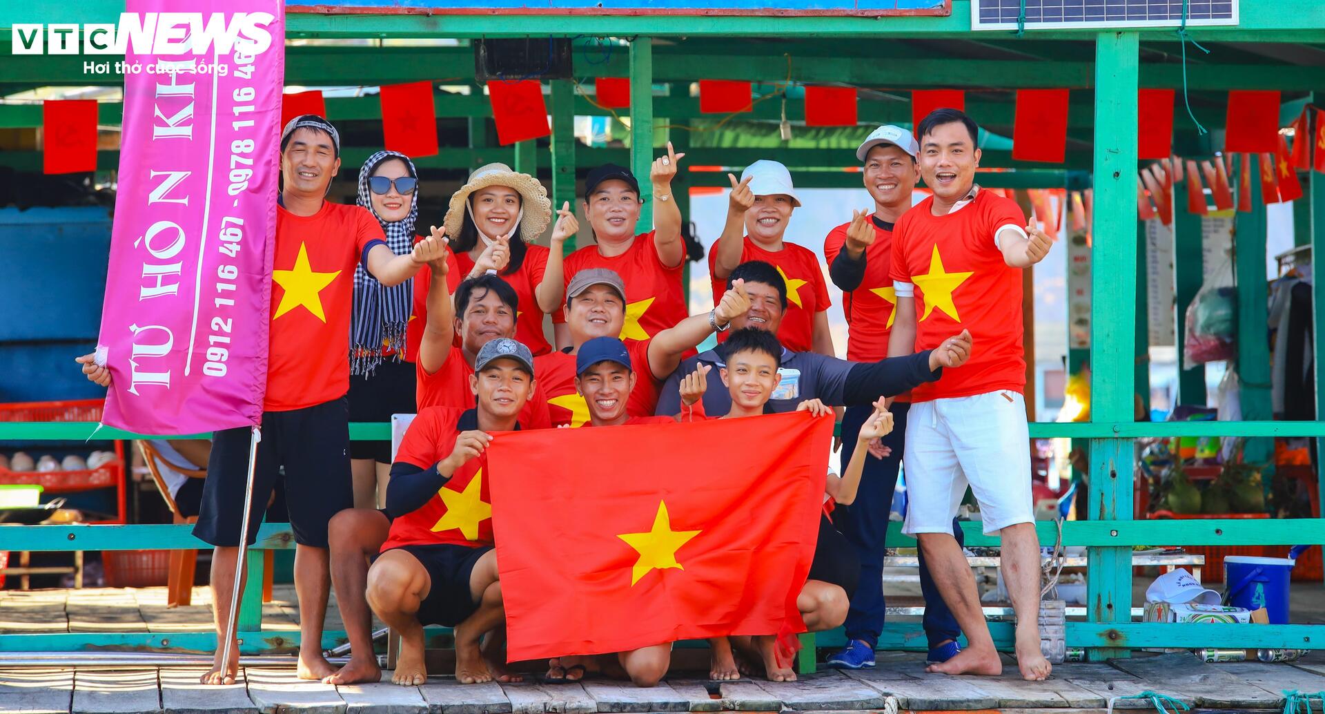 Phố biển Quy Nhơn rực sắc cờ đỏ mừng đại lễ Quốc khánh 2/9 - 8