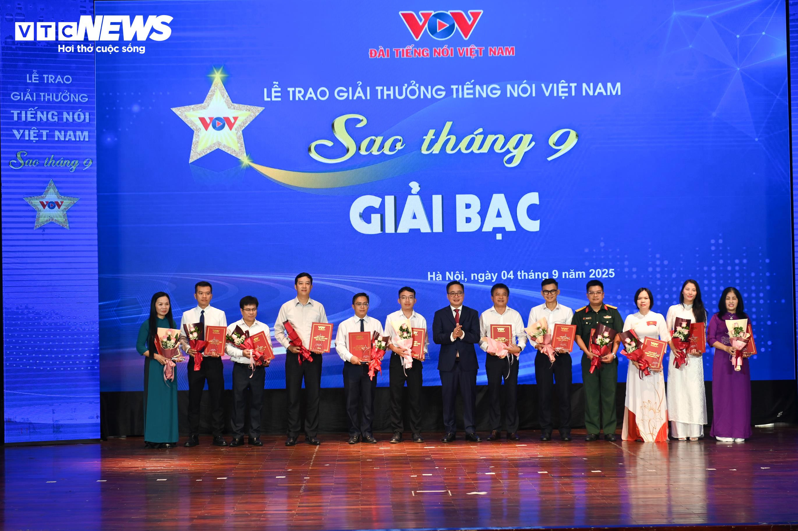 Toàn cảnh Lễ trao giải Tiếng nói Việt Nam – Sao tháng 9 năm 2025 - 7