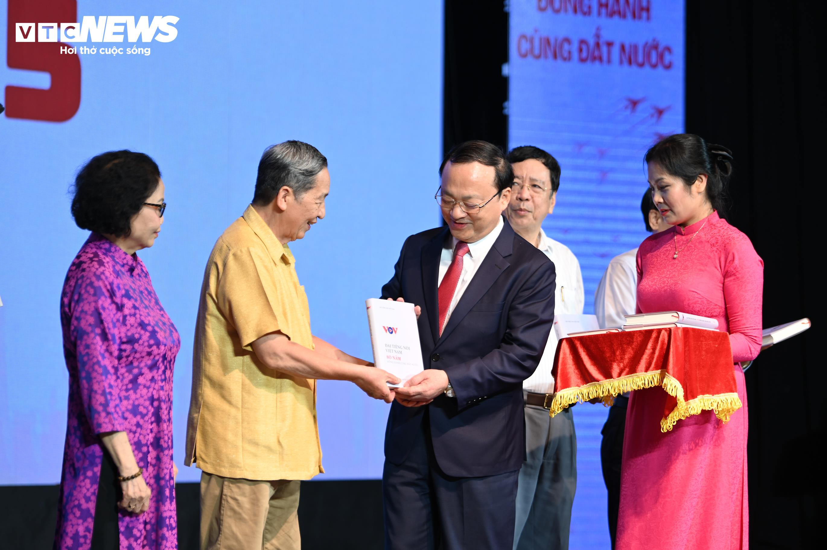 Toàn cảnh Lễ trao giải Tiếng nói Việt Nam – Sao tháng 9 năm 2025 - 21