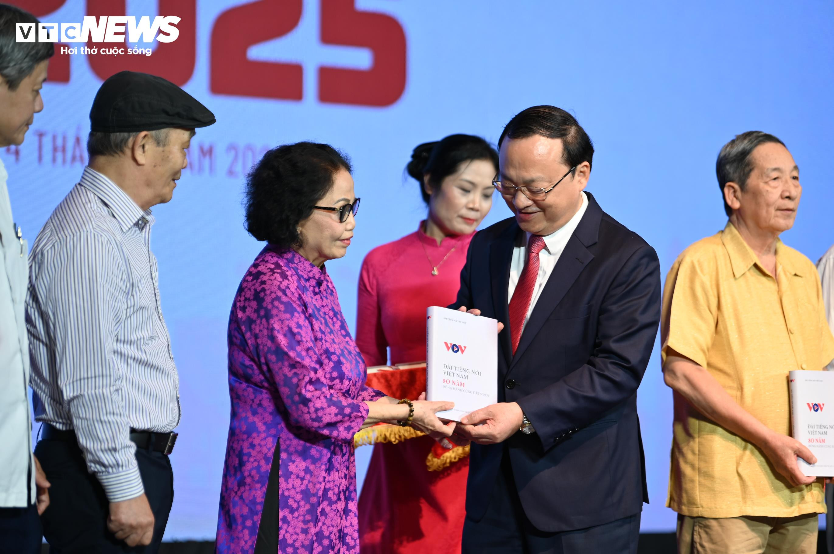 Toàn cảnh Lễ trao giải Tiếng nói Việt Nam – Sao tháng 9 năm 2025 - 22