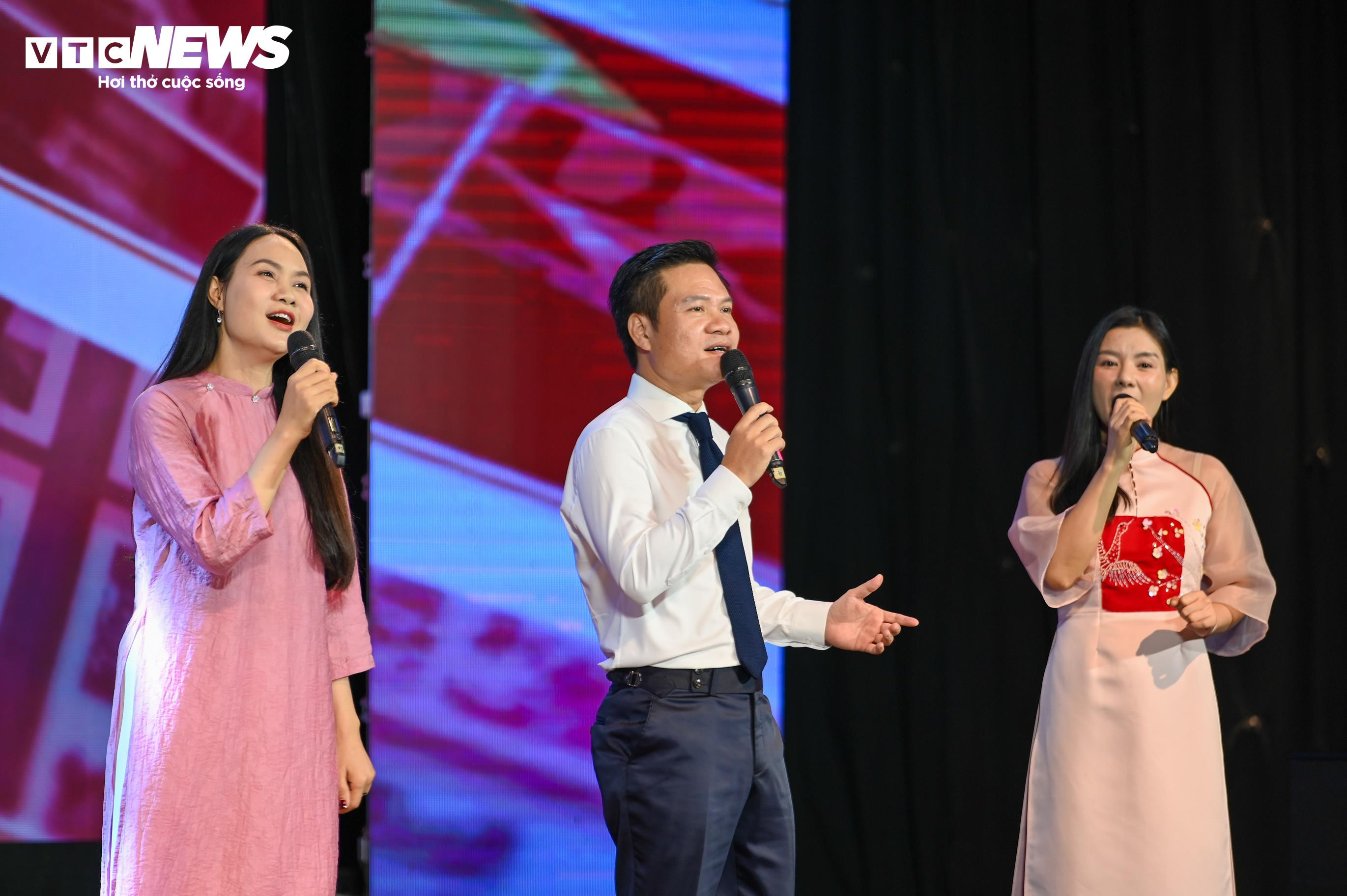 Toàn cảnh Lễ trao giải Tiếng nói Việt Nam – Sao tháng 9 năm 2025 - 26