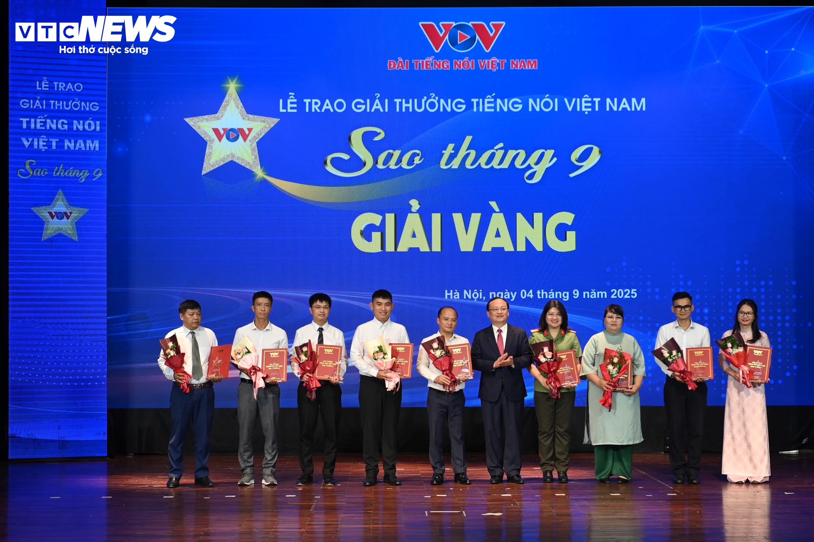 Toàn cảnh Lễ trao giải Tiếng nói Việt Nam – Sao tháng 9 năm 2025 - 1