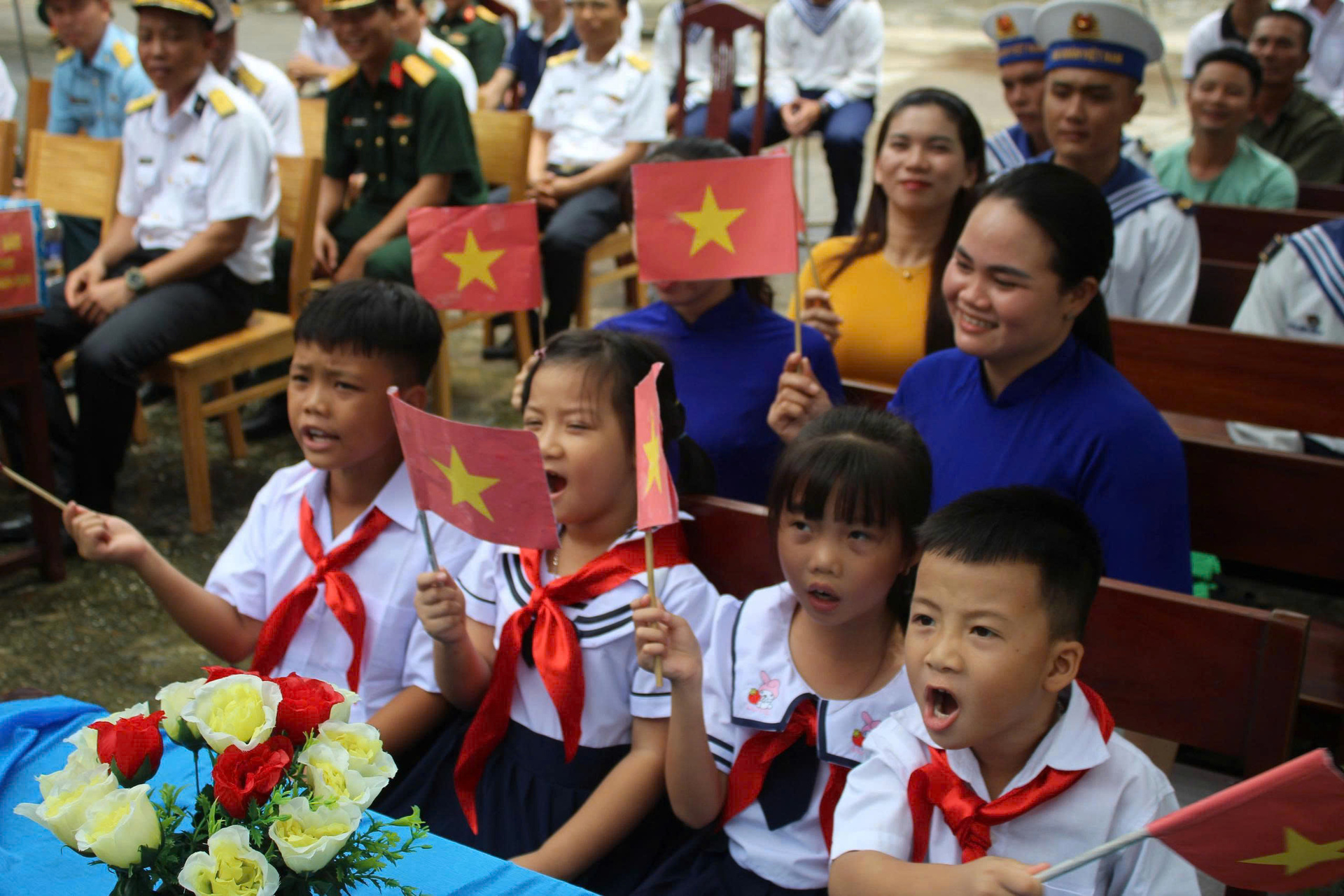 Rộn ràng khai giảng năm học mới ở đặc khu Trường Sa - 6