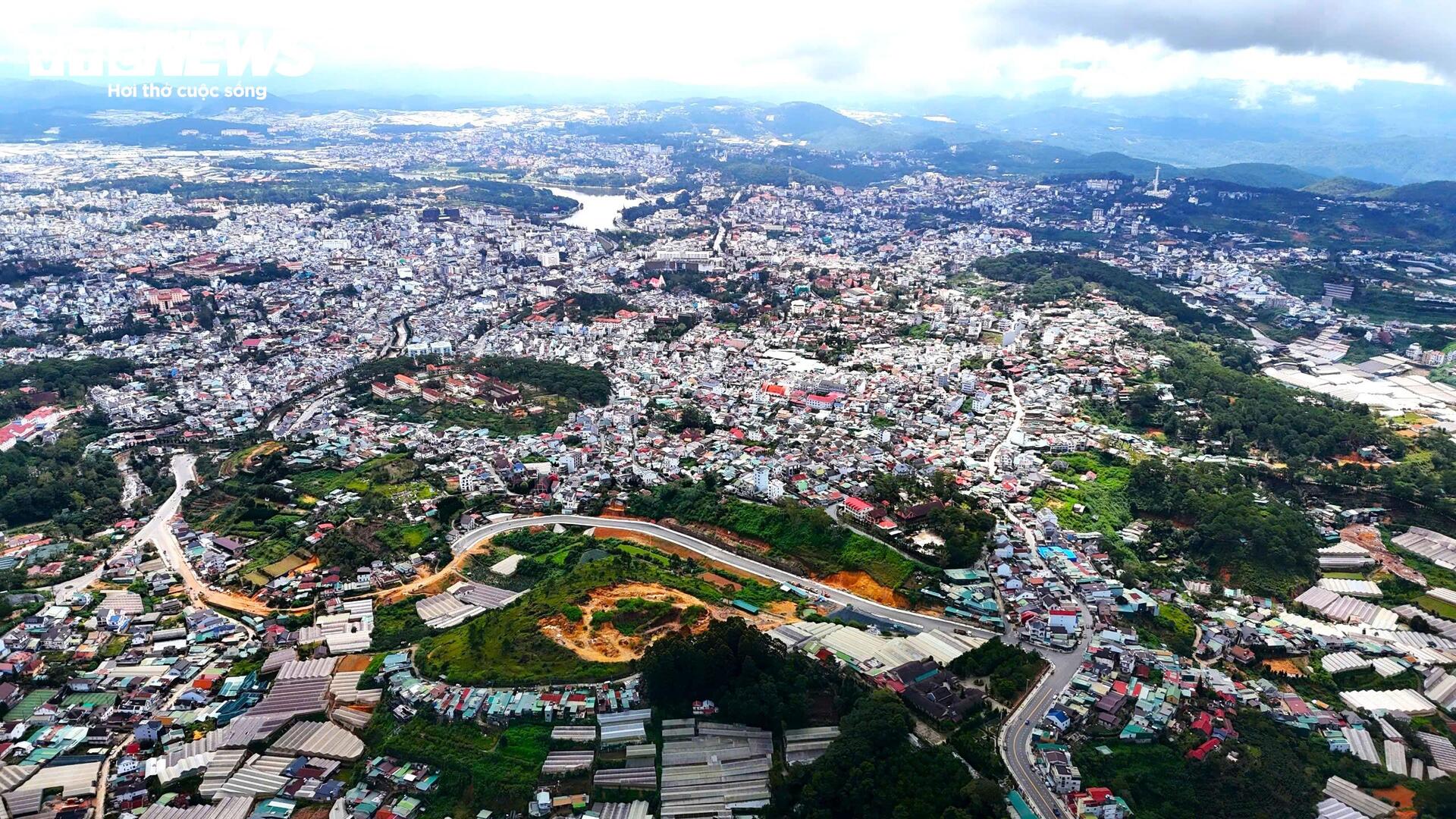 Cung đường 7,4km đẹp nhất Đà Lạt thi công gần 5 năm chưa xong - 13