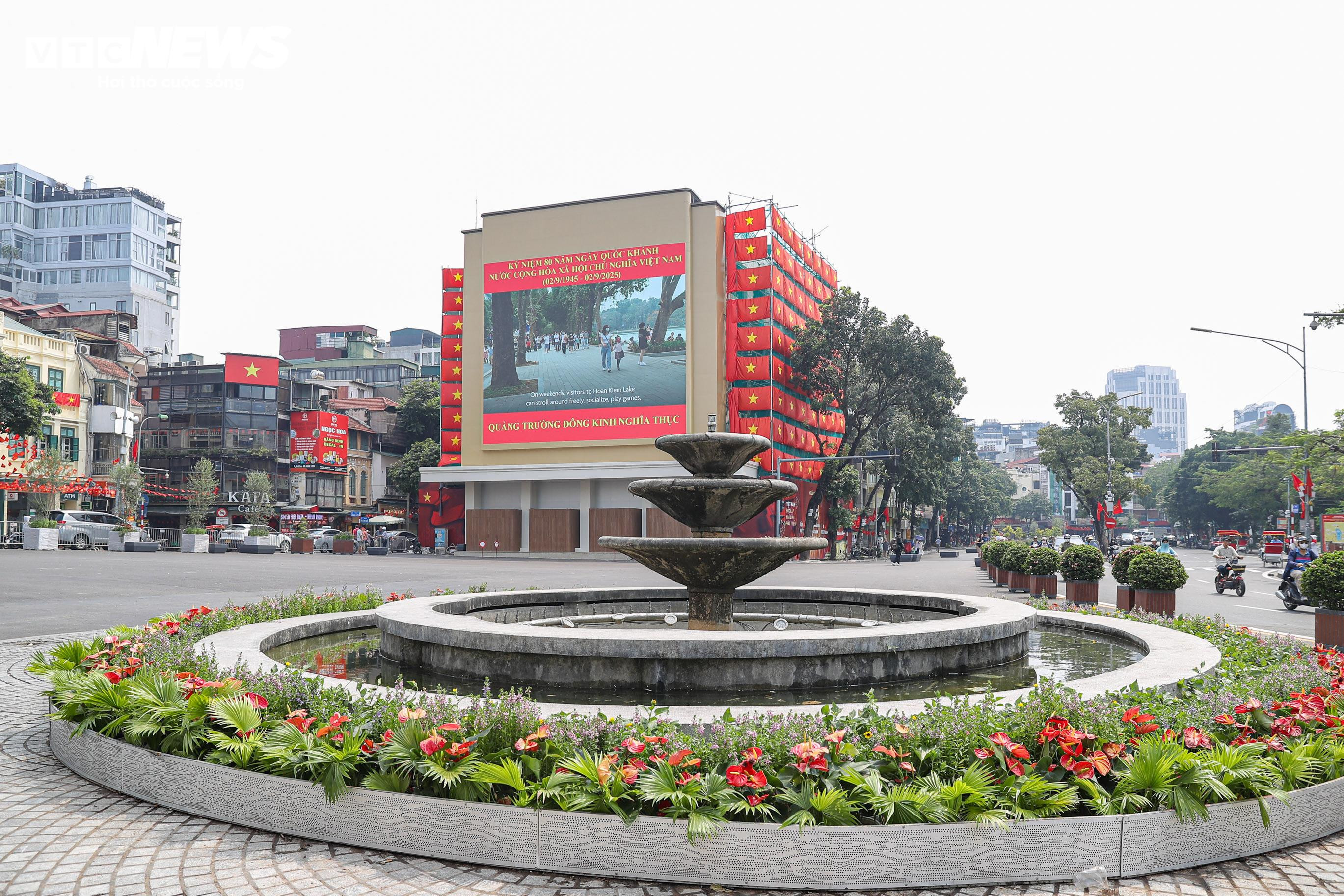 Diện mạo mới của quảng trường Đông Kinh - Nghĩa Thục sau 3 tháng cải tạo - 2