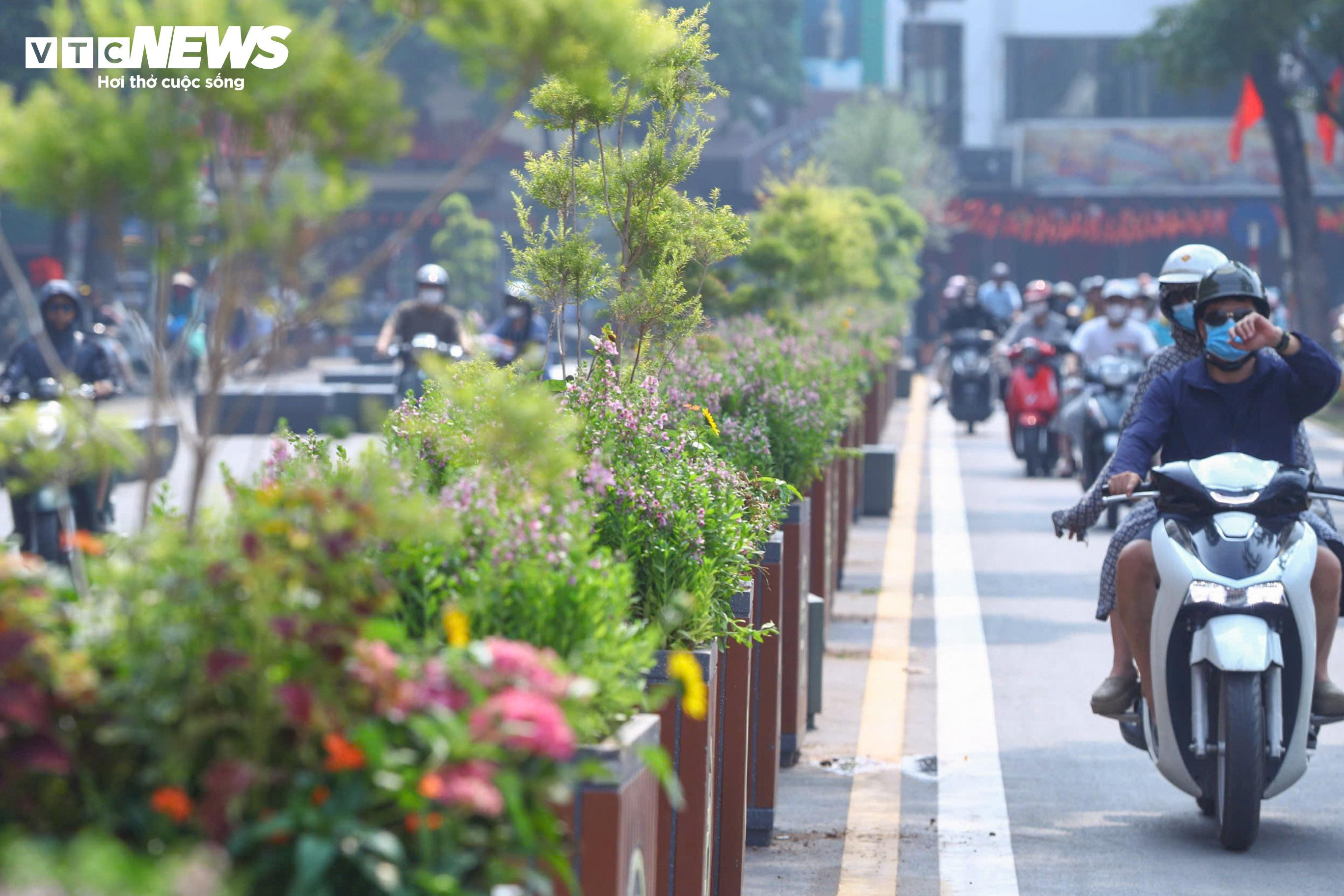 Diện mạo mới của quảng trường Đông Kinh - Nghĩa Thục sau 3 tháng cải tạo - 7