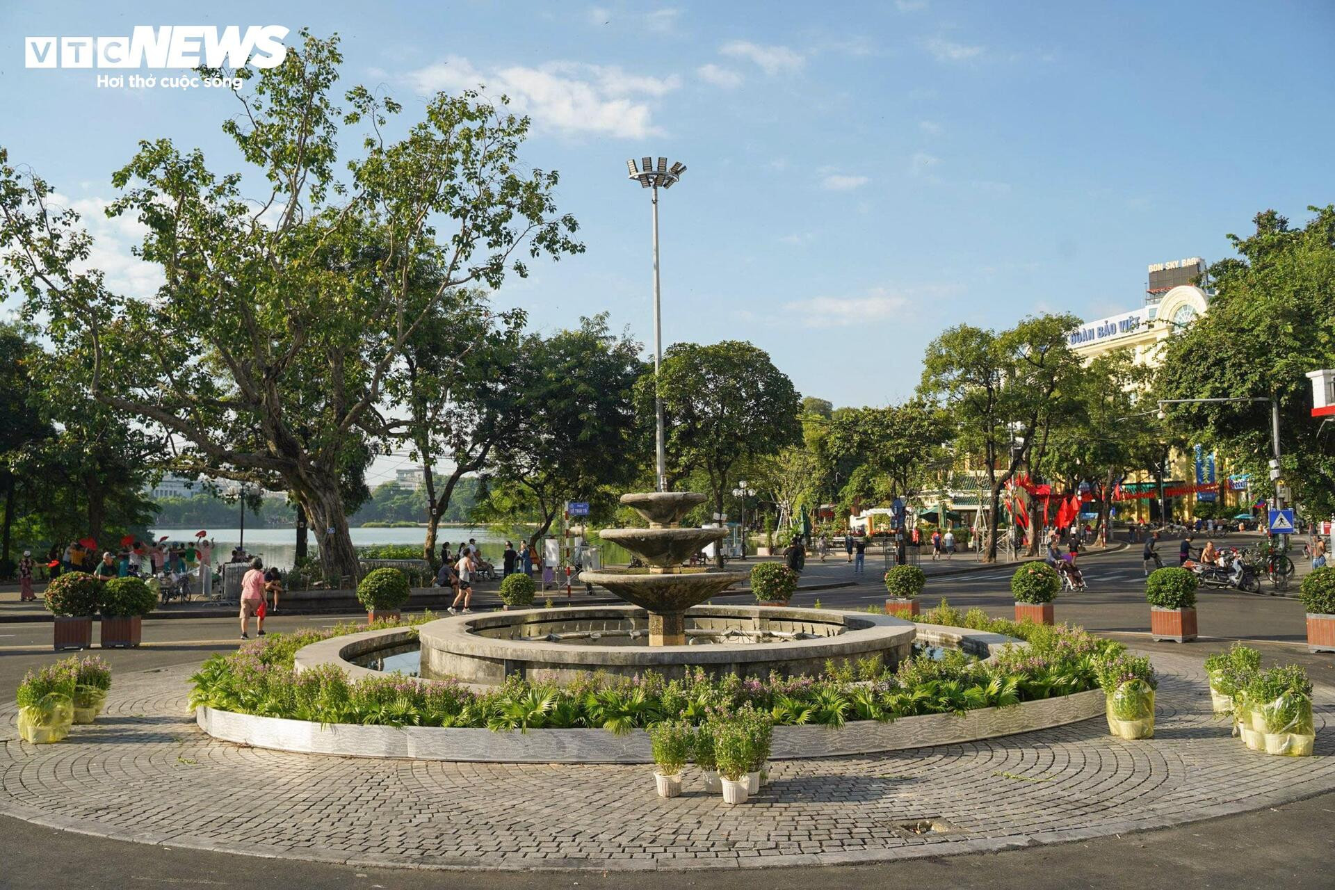 Diện mạo mới của quảng trường Đông Kinh - Nghĩa Thục sau 3 tháng cải tạo - 9