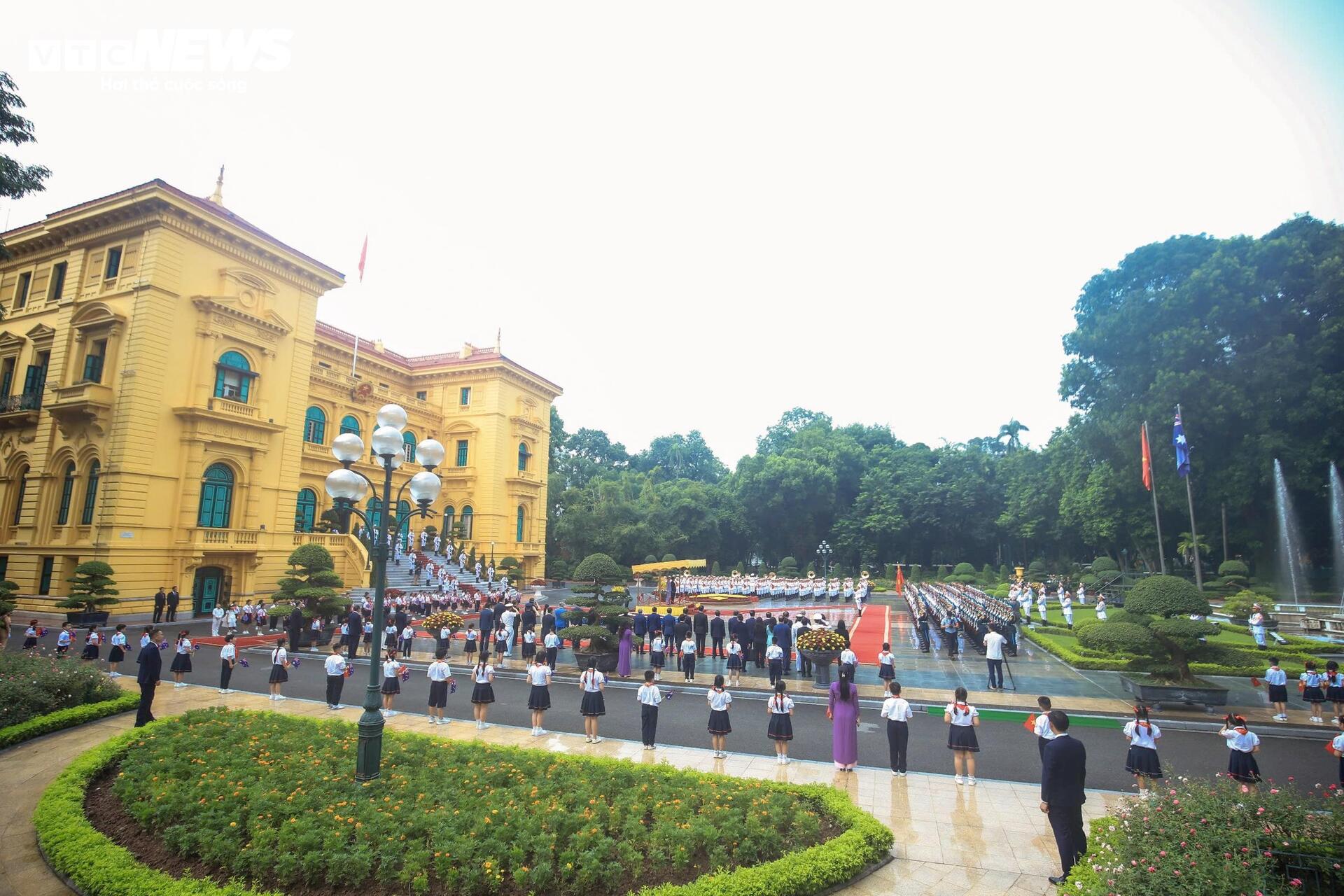 Chủ tịch nước Lương Cường chủ trì lễ đón Toàn quyền Australia Sam Mostyn - 1
