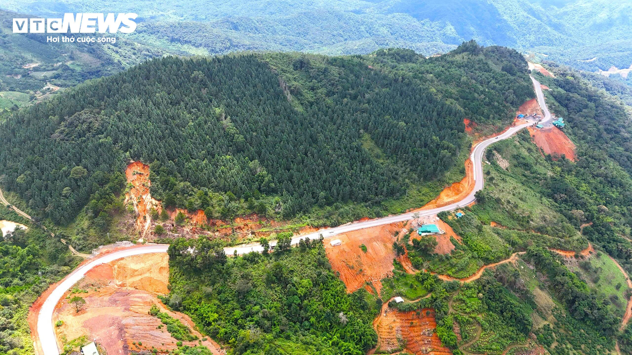 Người dân ‘nín thở’ khi đi qua đường kết nối biển xanh - đại ngàn Lâm Đồng - 3