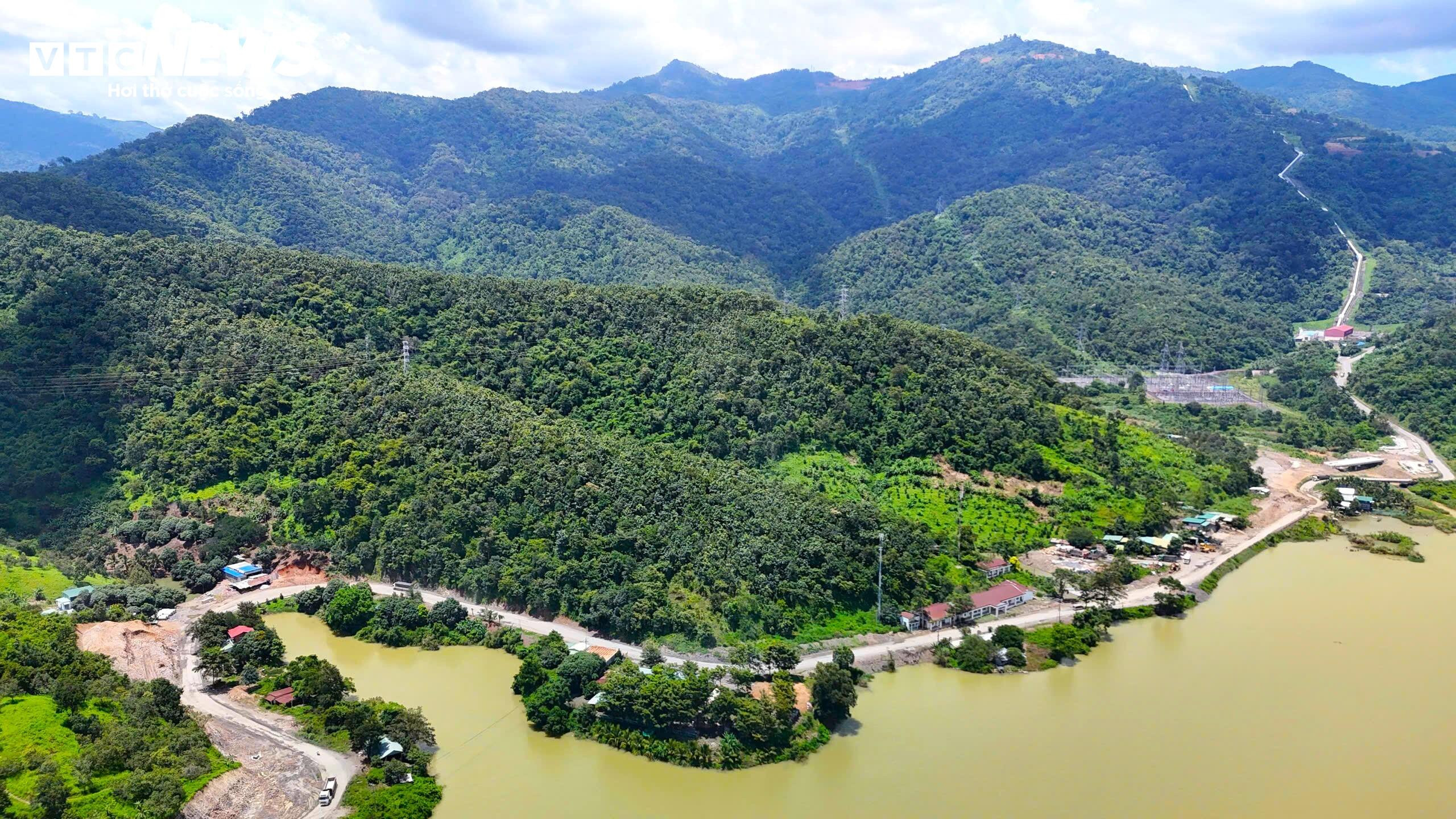 Người dân ‘nín thở’ khi đi qua đường kết nối biển xanh - đại ngàn Lâm Đồng - 9