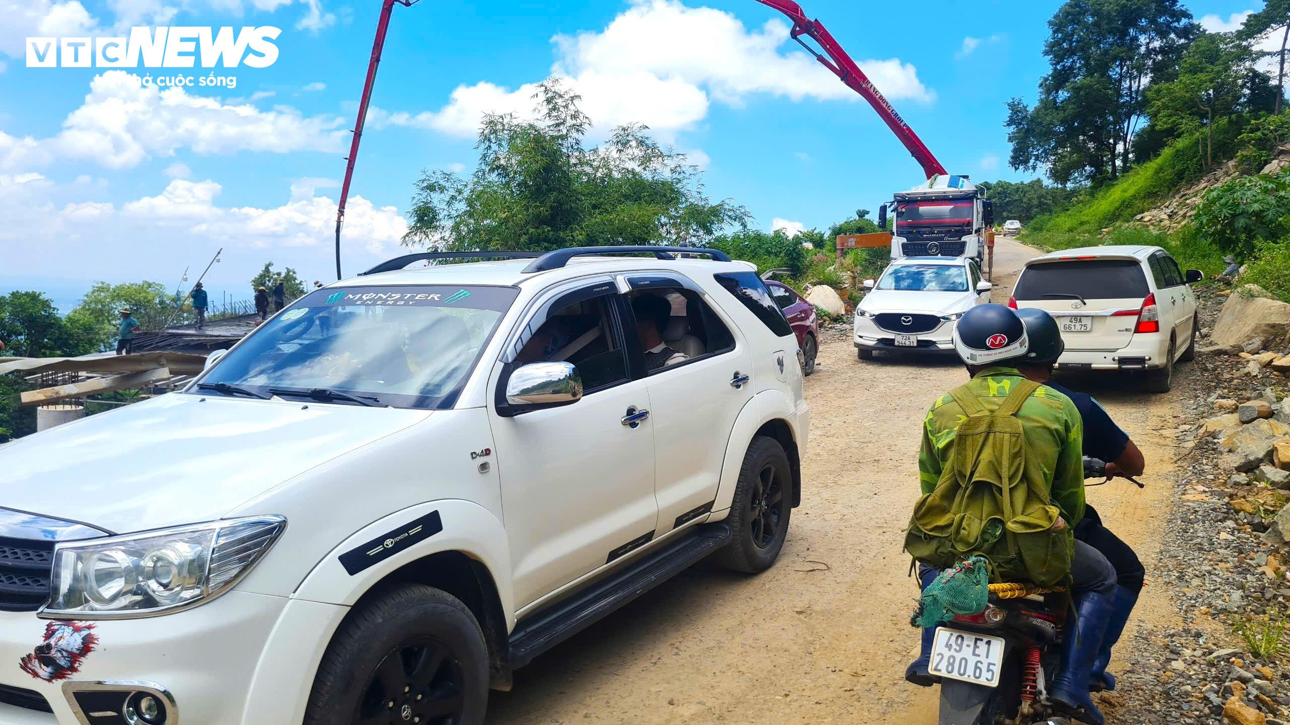 Người dân ‘nín thở’ khi đi qua đường kết nối biển xanh - đại ngàn Lâm Đồng - 5