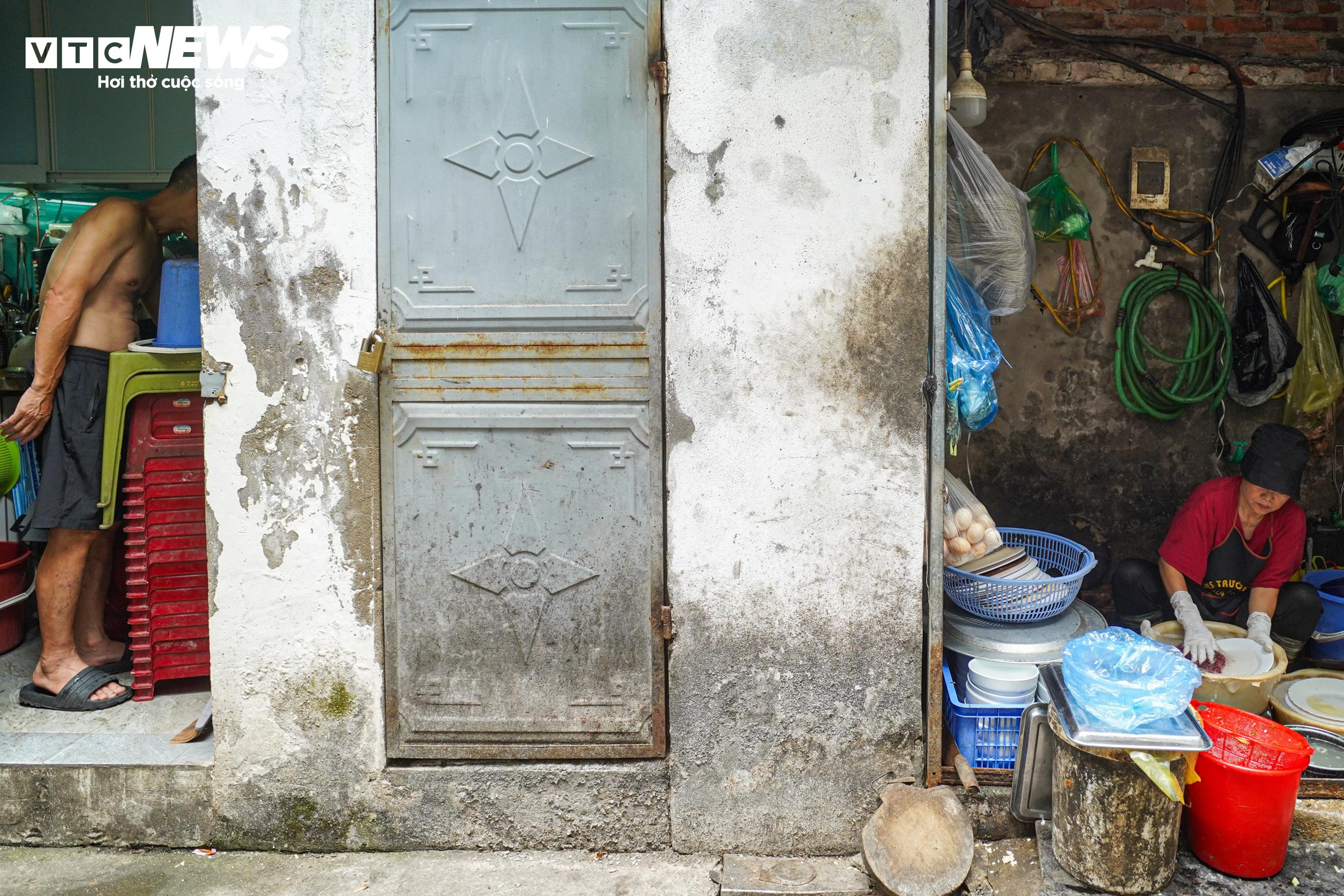 Cận cảnh 59 công trình trên đất vàng Hồ Gươm sắp phải di dời để xây quảng trường - 10