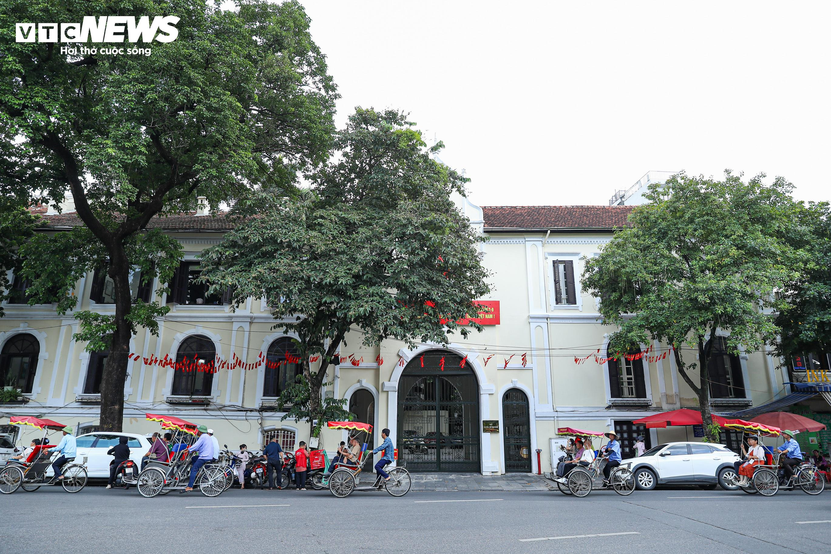 Cận cảnh 59 công trình trên đất vàng Hồ Gươm sắp phải di dời để xây quảng trường - 18