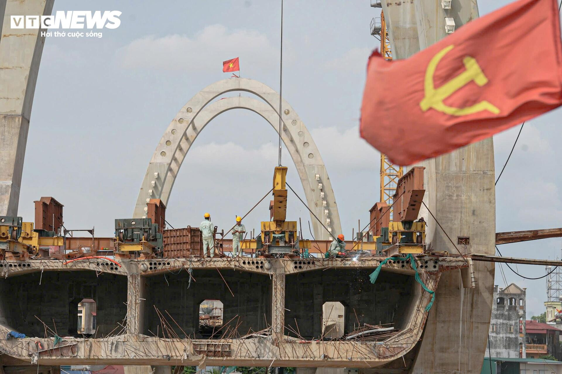 Lộ diện ‘dải lụa giao duyên’ bằng thép vắt qua sông Đuống - 10