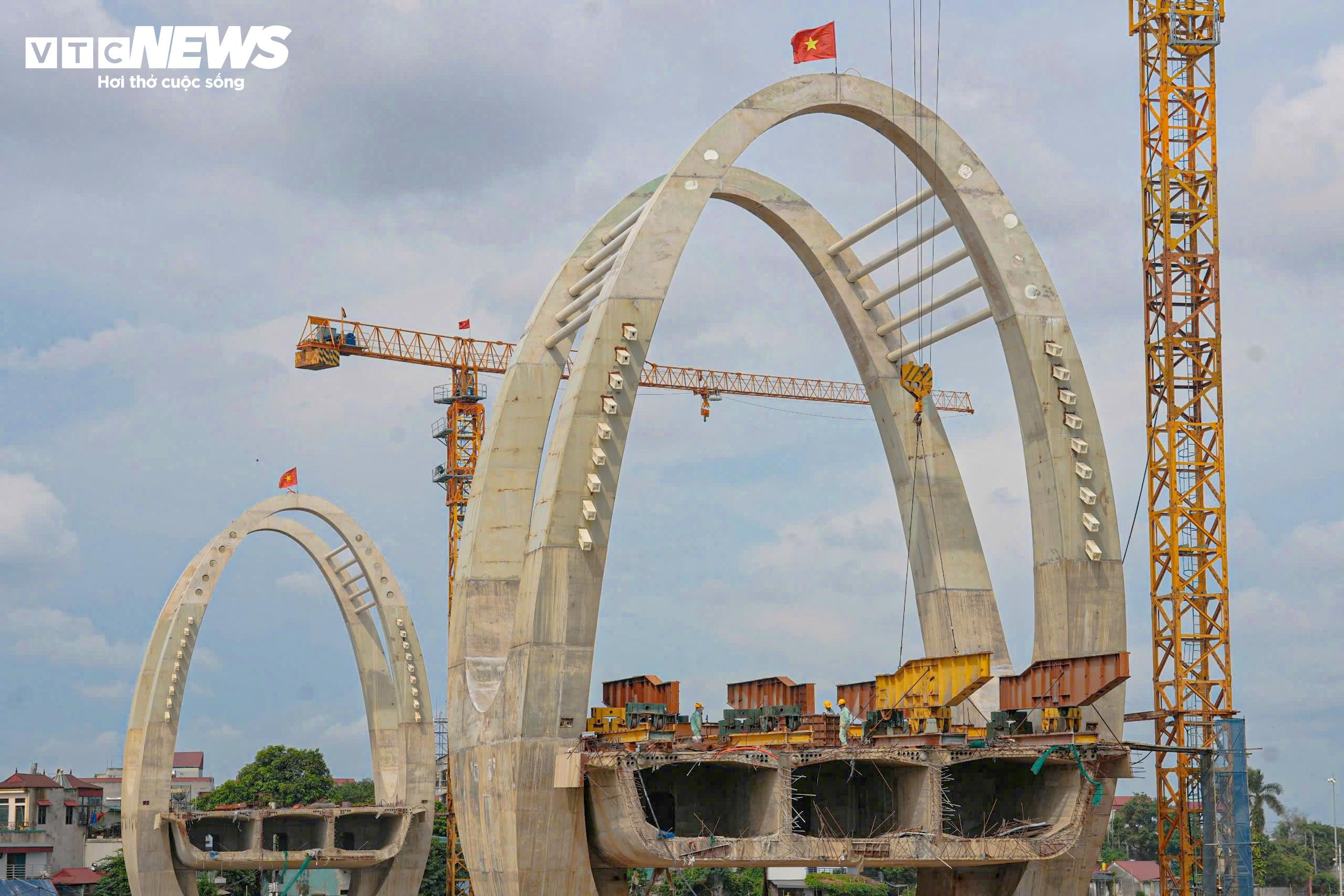 Lộ diện ‘dải lụa giao duyên’ bằng thép vắt qua sông Đuống - 6