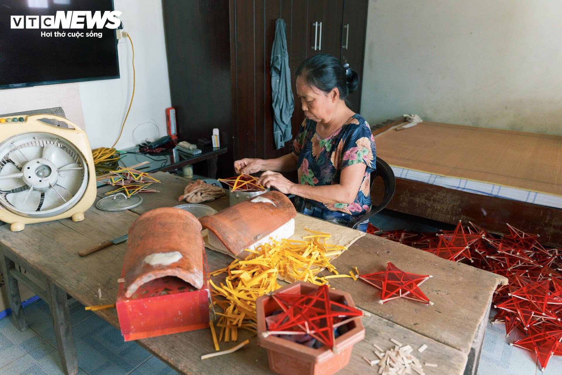 Làng Báo Đáp rộn ràng mùa Trung Thu, xuất xưởng hàng trăm nghìn đèn ông sao - 9