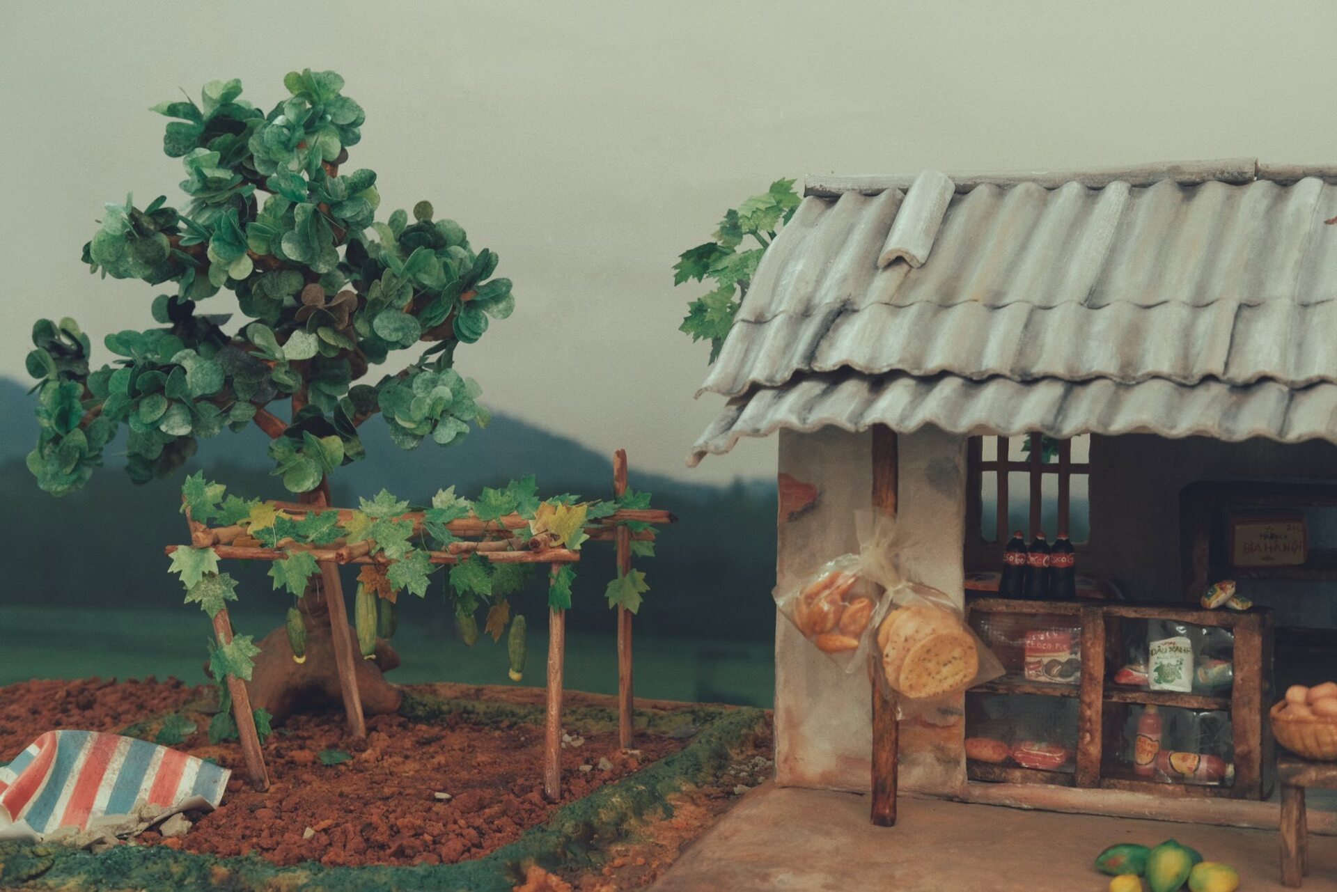 Chiếc bánh trung thu mô phỏng tiệm tạp hóa tuổi thơ khiến dân mạng mê mẩn - 2