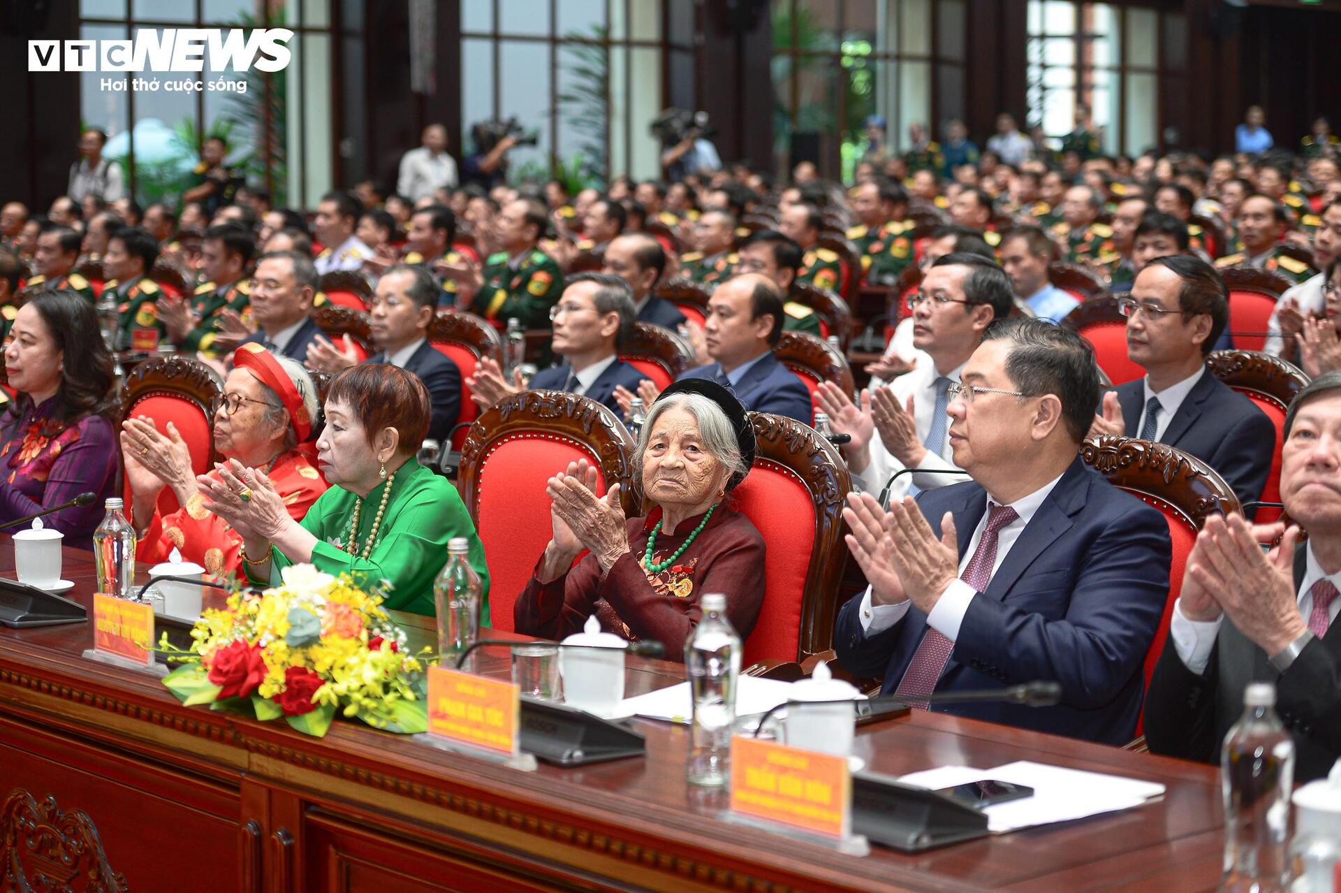 Toàn cảnh Đại hội Thi đua Quyết thắng toàn quân lần thứ XI - 6