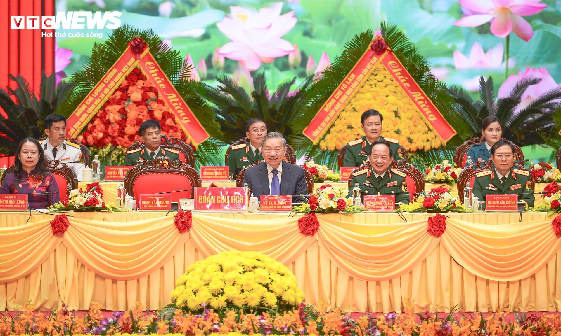 Toàn cảnh Đại hội Thi đua Quyết thắng toàn quân lần thứ XI - 8