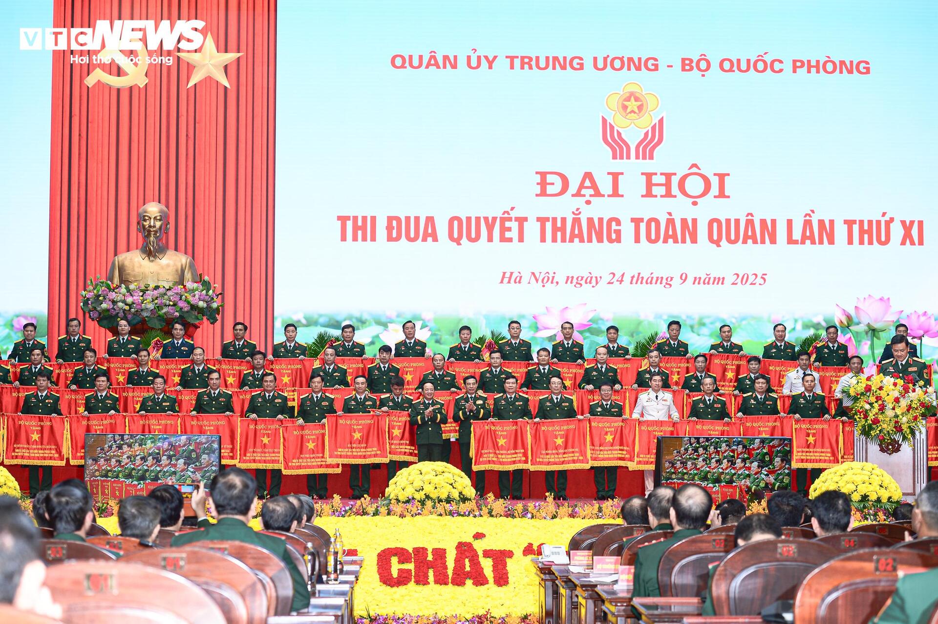 Toàn cảnh Đại hội Thi đua Quyết thắng toàn quân lần thứ XI - 9