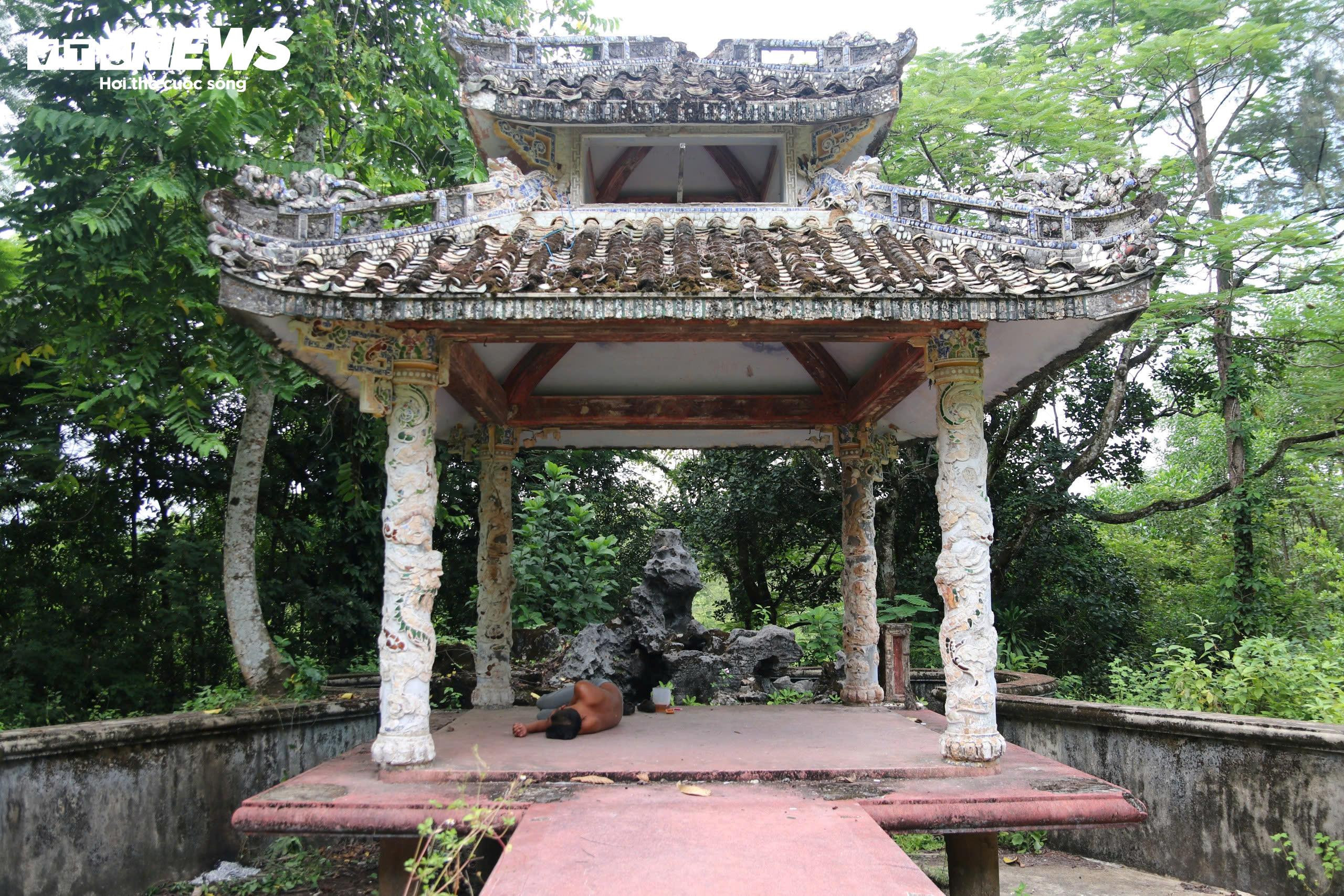 Chưa được cấp kinh phí, di tích nhà 'bạo chúa miền Trung' tiếp tục hoang lạnh - 9