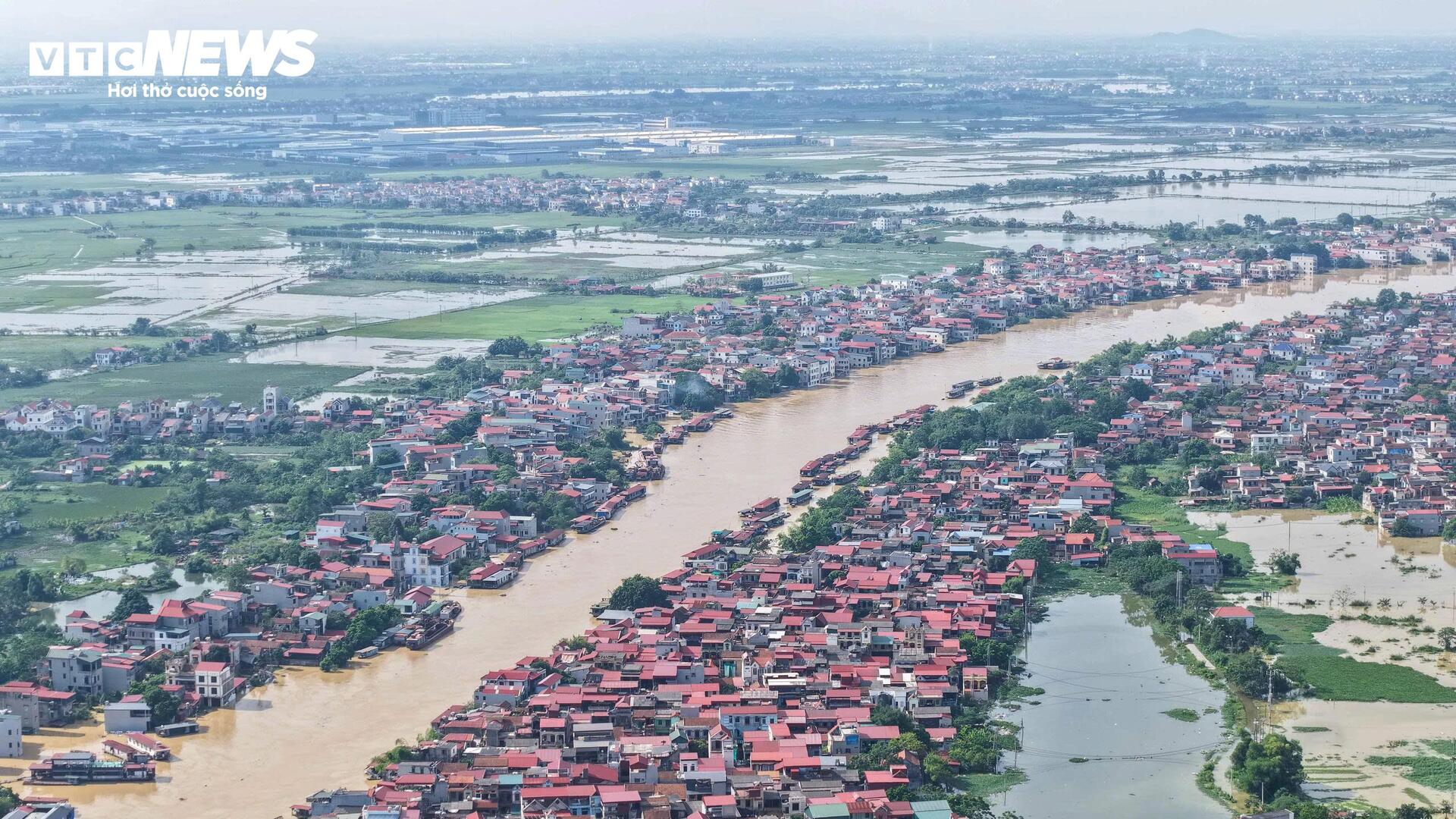 Lũ sông Cầu dâng cao, hơn 8.000 người dân ở Bắc Ninh bị cô lập - 1