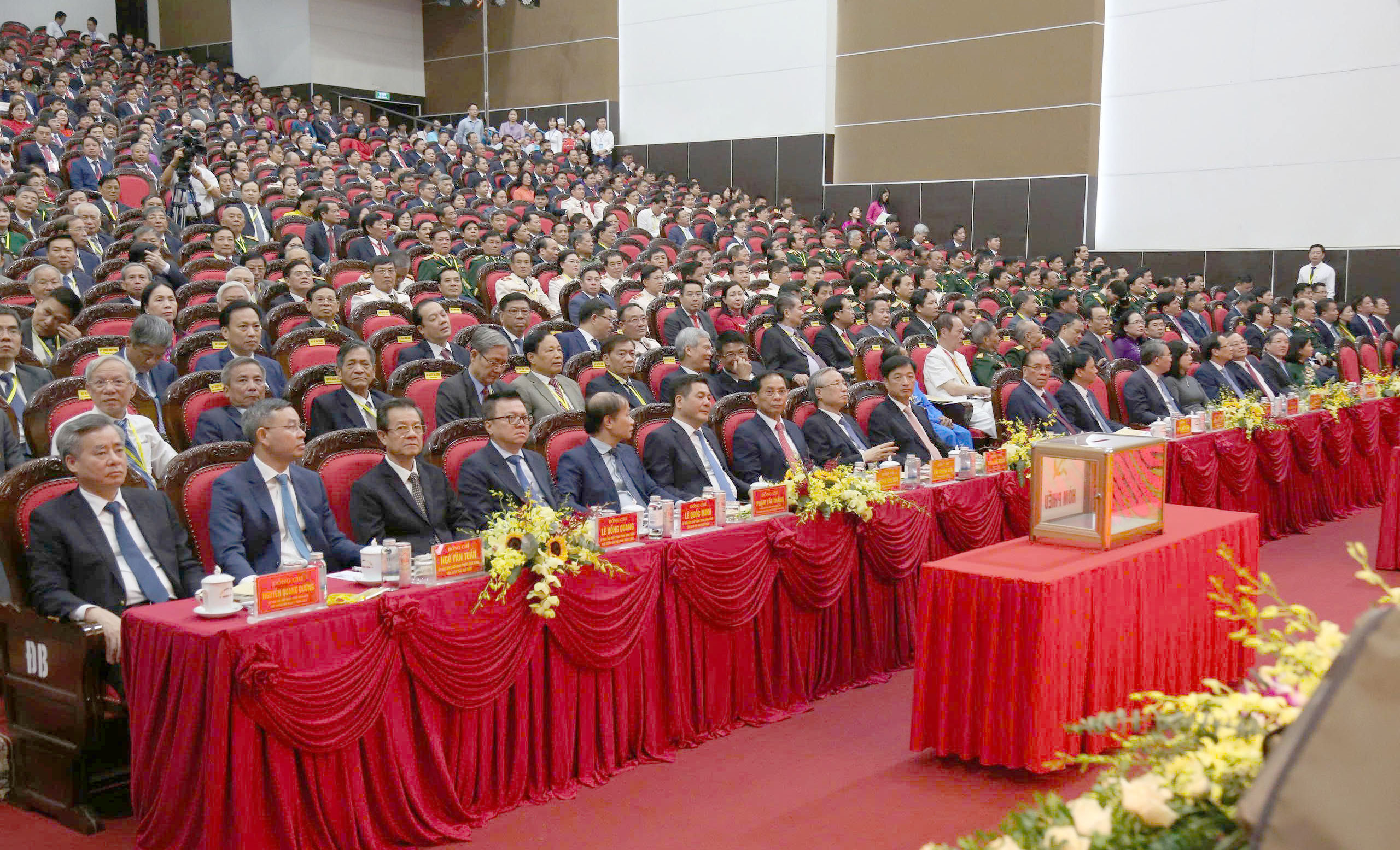 Toàn cảnh Đại hội đại biểu Đảng bộ tỉnh Hưng Yên lần thứ nhất nhiệm kỳ 2025-2030 - 3