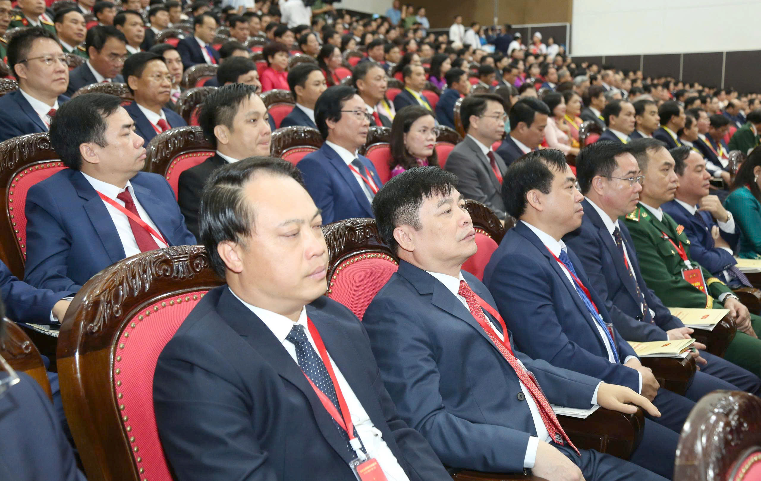 Toàn cảnh Đại hội đại biểu Đảng bộ tỉnh Hưng Yên lần thứ nhất nhiệm kỳ 2025-2030 - 8