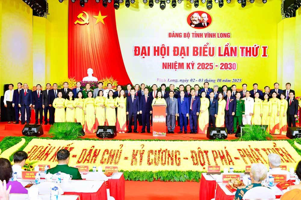 Toàn cảnh Đại hội Đại biểu Đảng bộ tỉnh Vĩnh Long lần I, nhiệm kỳ 2025-2030 - 10