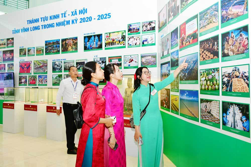 Toàn cảnh Đại hội Đại biểu Đảng bộ tỉnh Vĩnh Long lần I, nhiệm kỳ 2025-2030 - 6