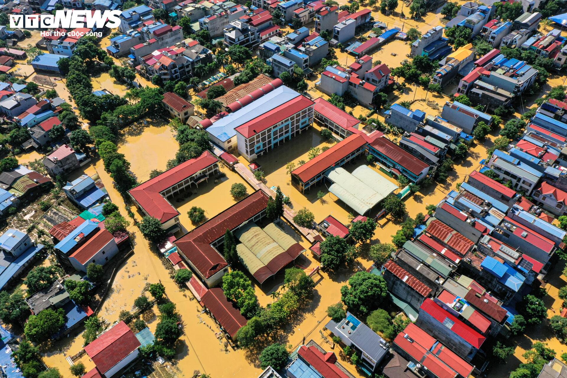 Ba ngày sau trận lũ lịch sử, phố xá tan hoang, nhiều nơi ở Thái Nguyên vẫn ngập - 5