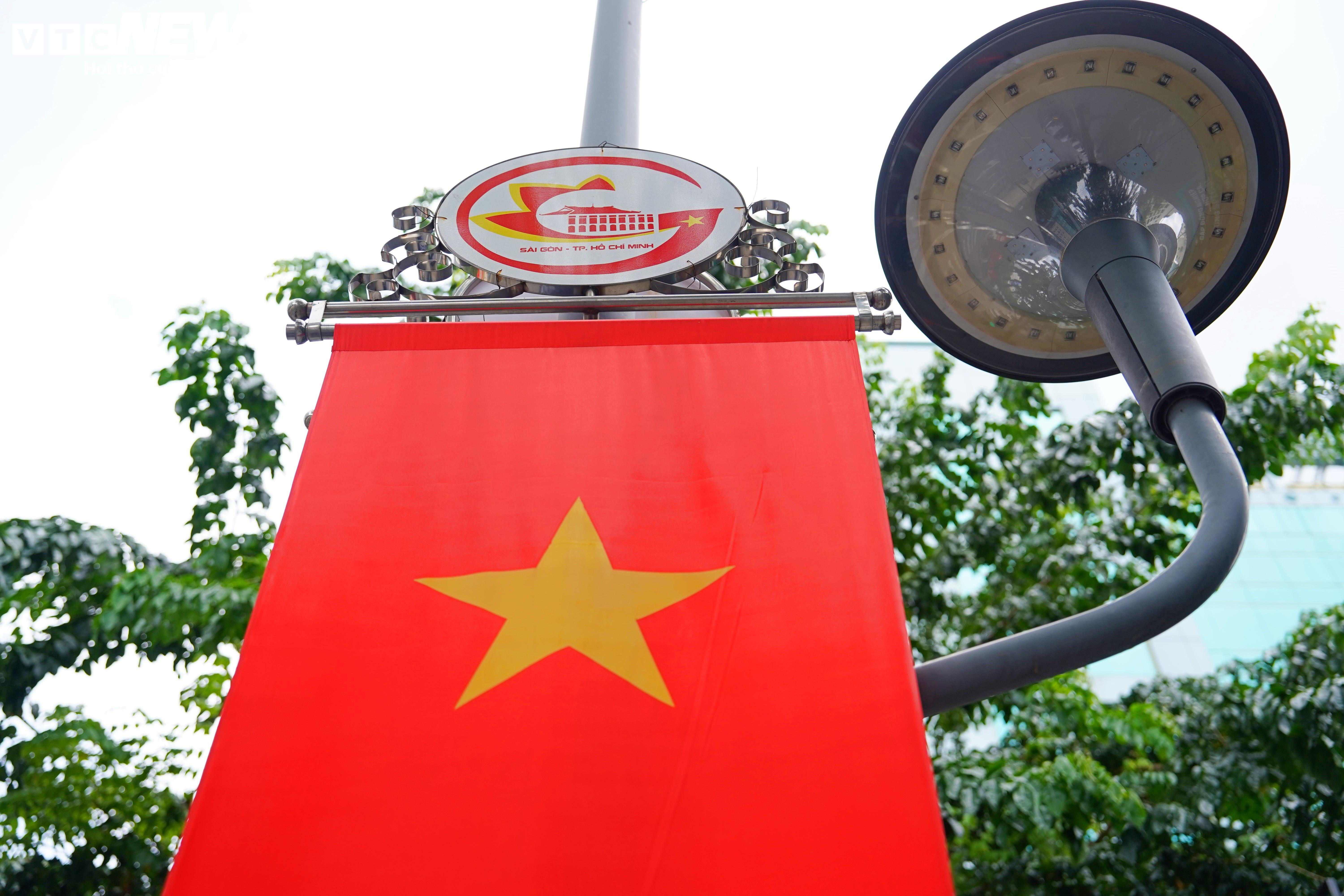 TP.HCM rực rỡ cờ hoa trước thềm Đại hội Đảng bộ lần thứ I, nhiệm kỳ 2025 - 2030 - 3