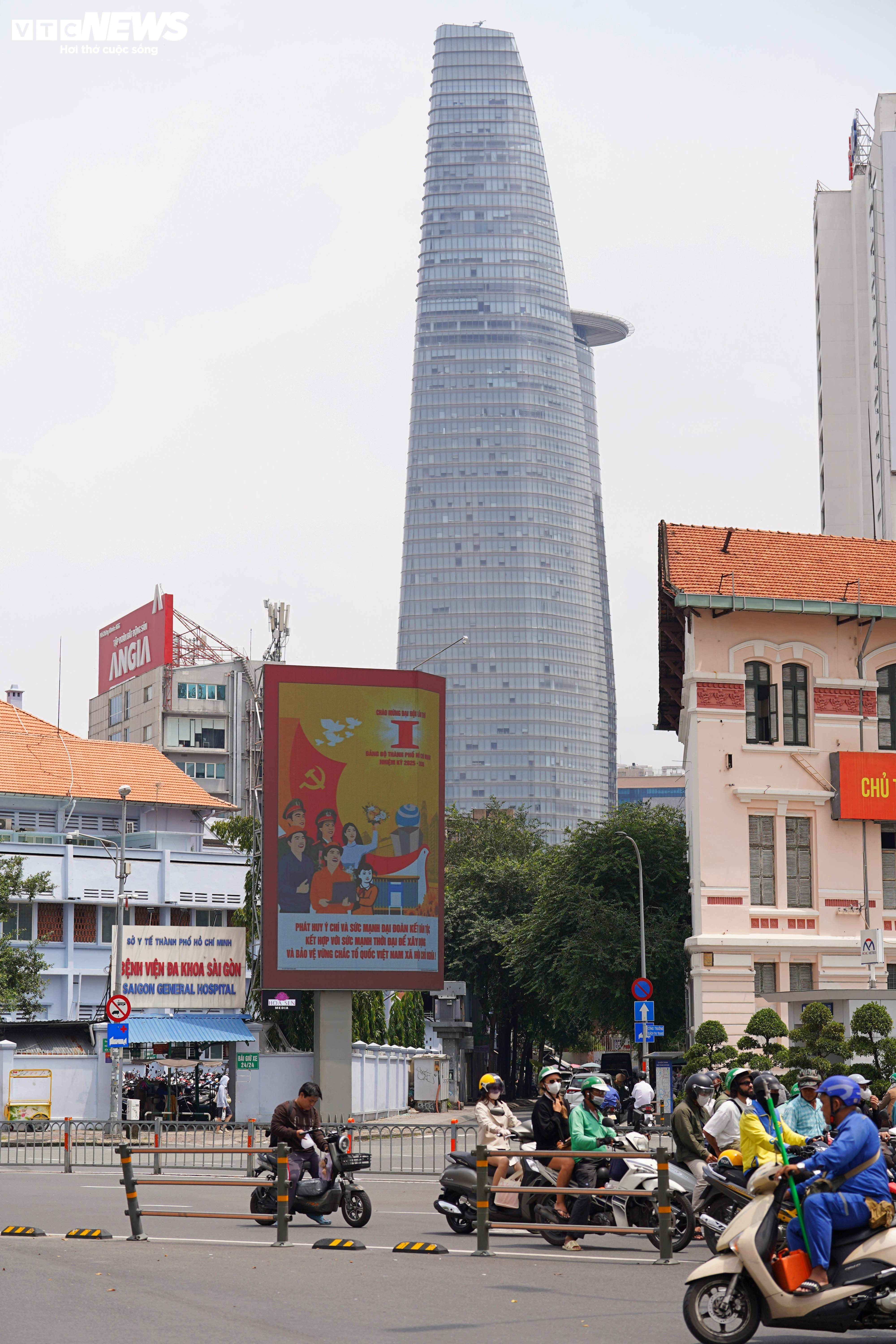 TP.HCM rực rỡ cờ hoa trước thềm Đại hội Đảng bộ lần thứ I, nhiệm kỳ 2025 - 2030 - 10