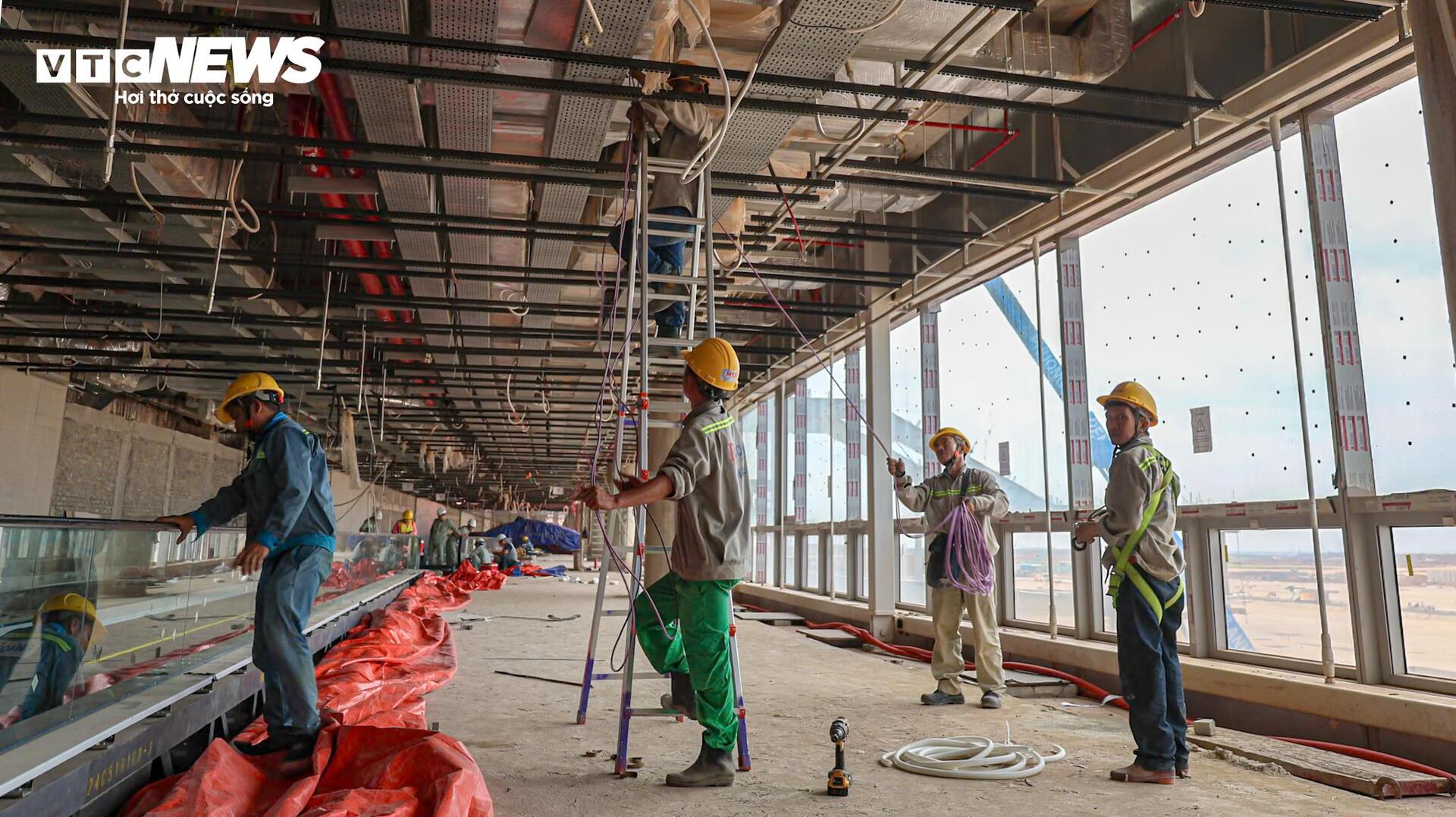 Công nhân thi công ngày đêm, nhiều hạng mục sân bay Long Thành vượt tiến độ - 14