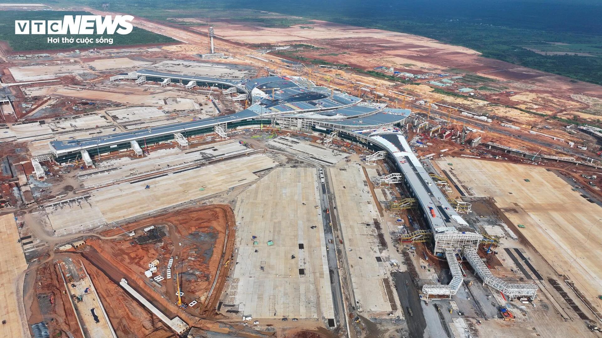 Công nhân thi công ngày đêm, nhiều hạng mục sân bay Long Thành vượt tiến độ - 17