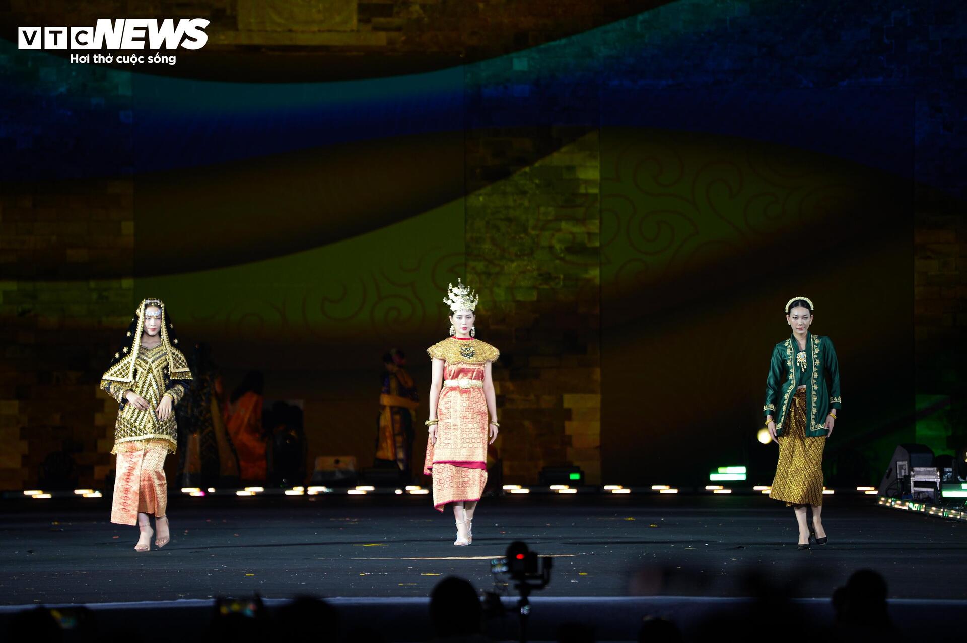 'Heritage Footsteps': A place to gather and spread world cultural values ​​- 17