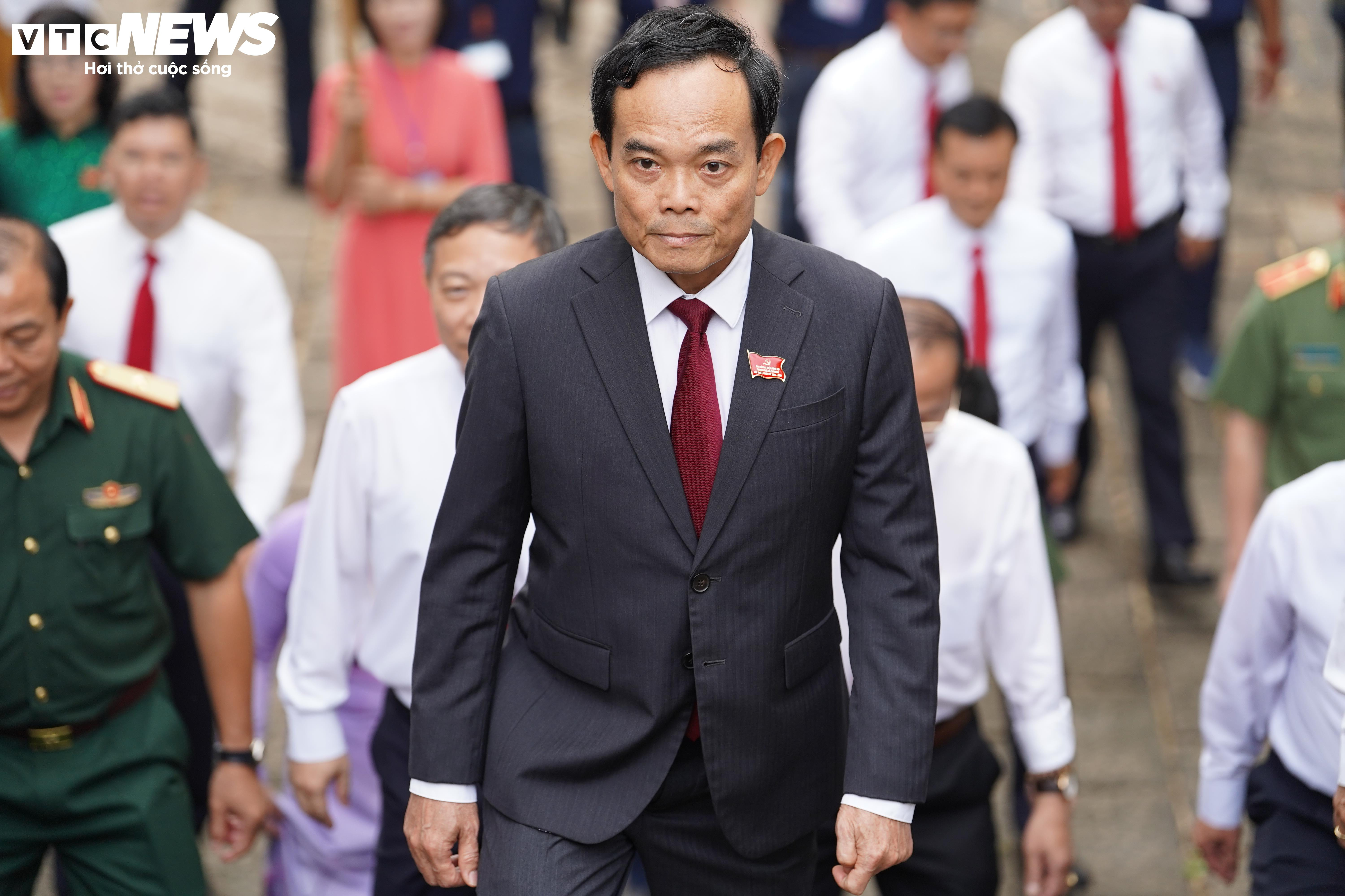 Đoàn đại biểu Đảng bộ TP.HCM dâng hương tưởng nhớ các Vua Hùng - 9