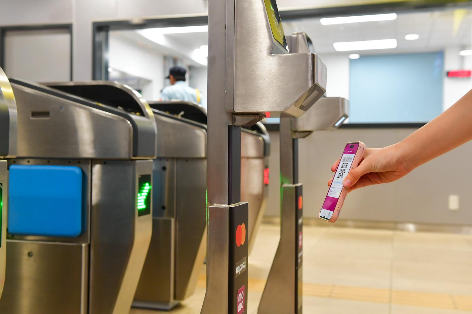 Robot, UAV, công nghệ AI hội tụ về triển lãm chào mừng Đại hội Đảng bộ TP.HCM - 12