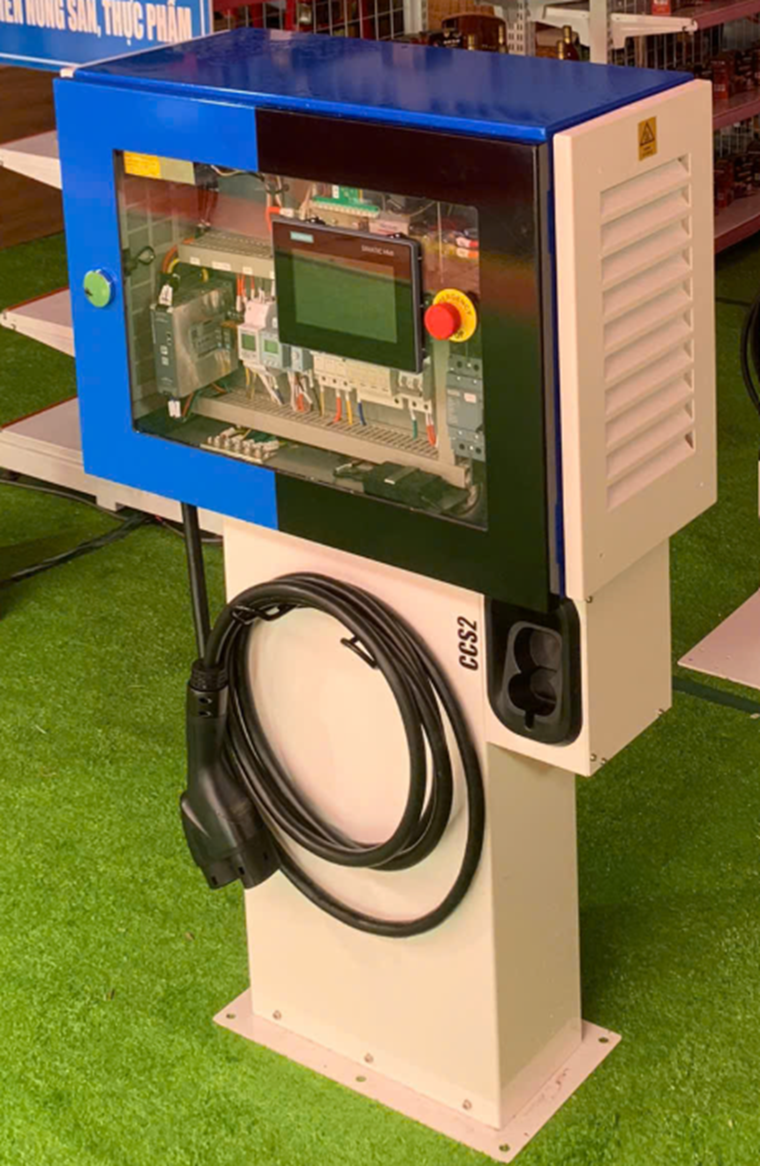 Robot, UAV, công nghệ AI hội tụ về triển lãm chào mừng Đại hội Đảng bộ TP.HCM - 9