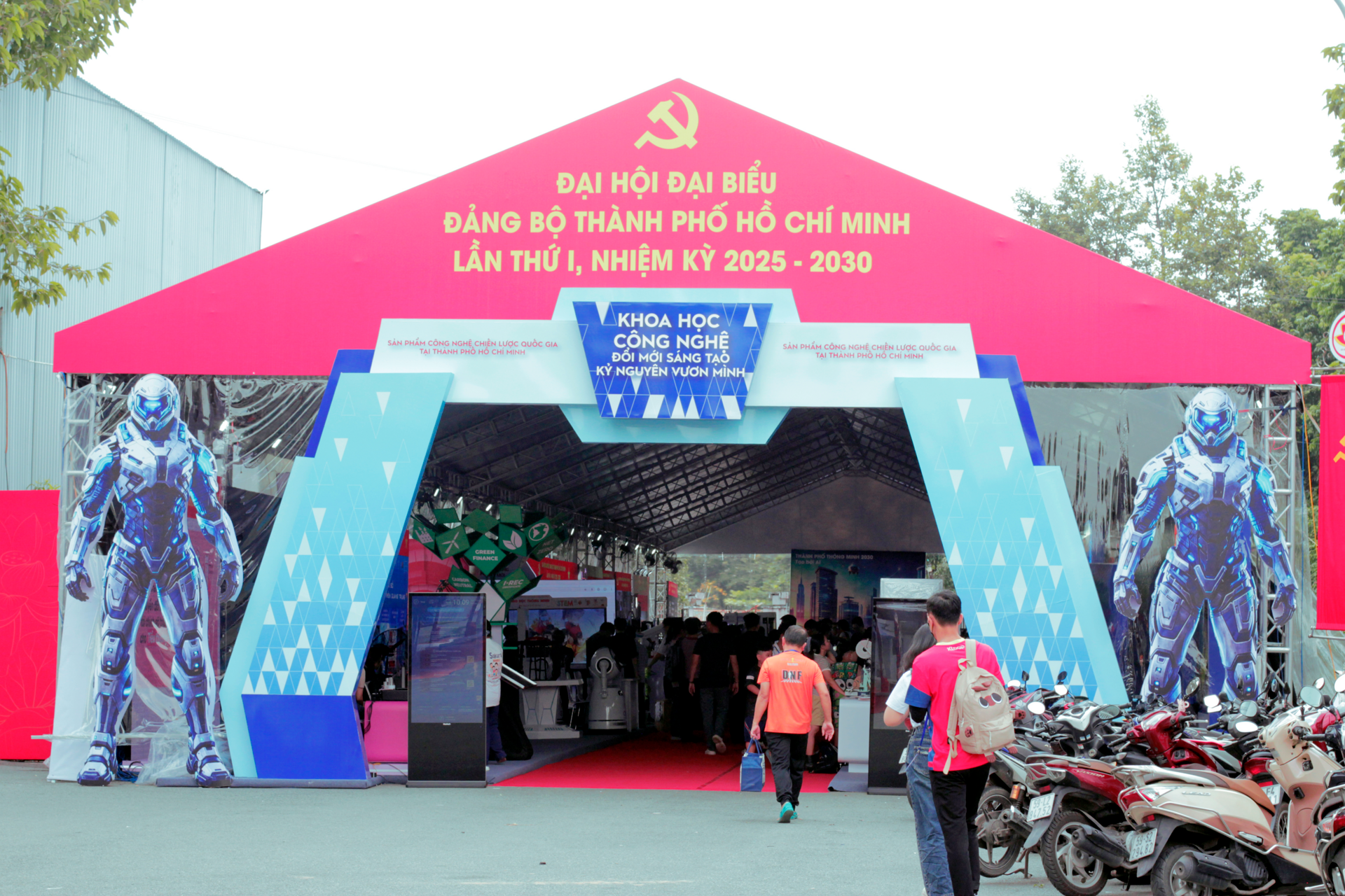 Toàn cảnh phiên trù bị Đại hội Đại biểu Đảng bộ TP.HCM nhiệm kỳ 2025 - 2030 - 14