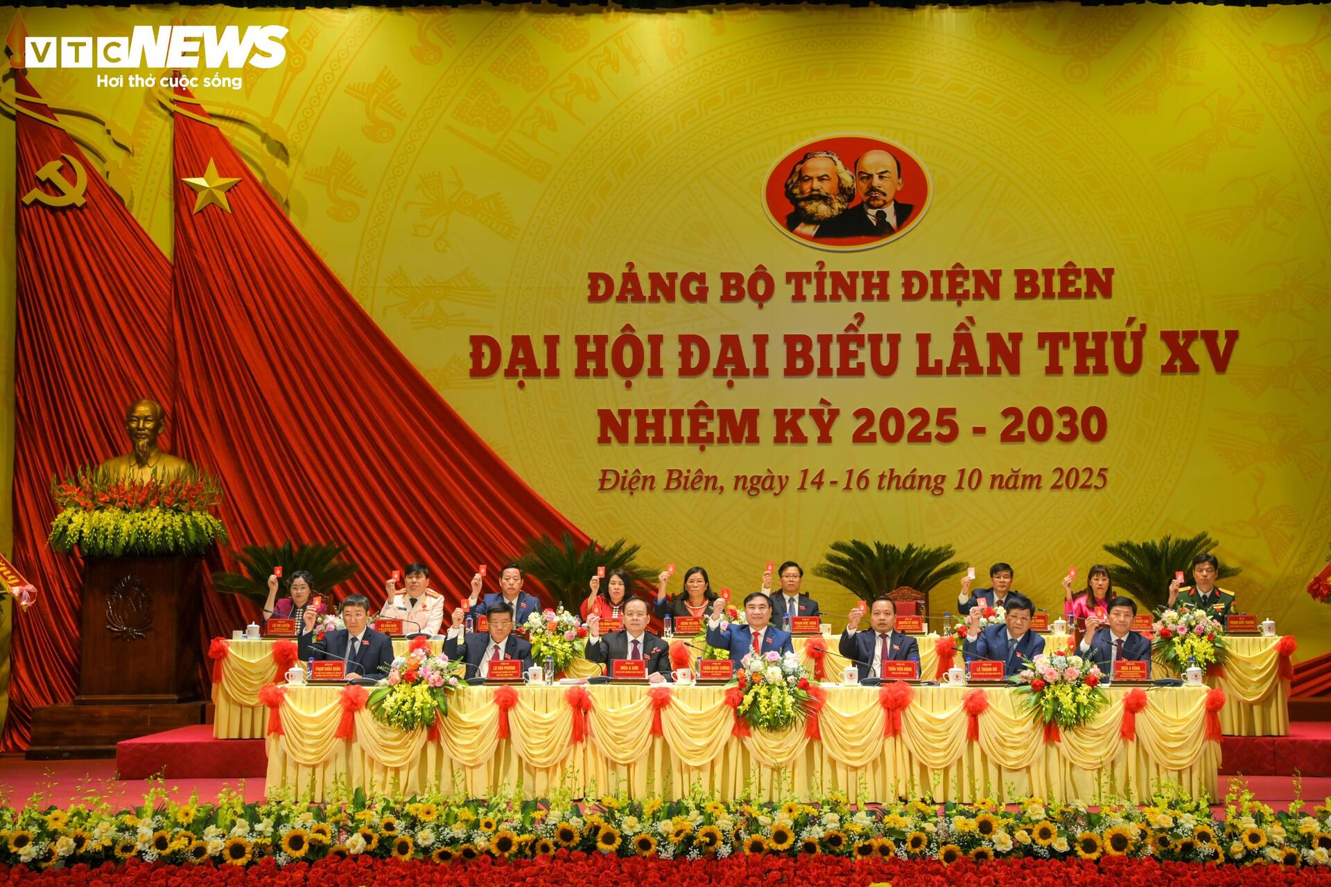 Khai mạc Đại hội Đảng bộ tỉnh Điện Biên lần thứ XV - 4