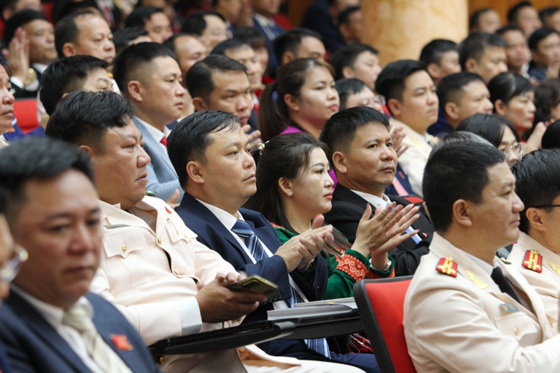 Khai mạc Đại hội Đảng bộ tỉnh Điện Biên lần thứ XV - 11
