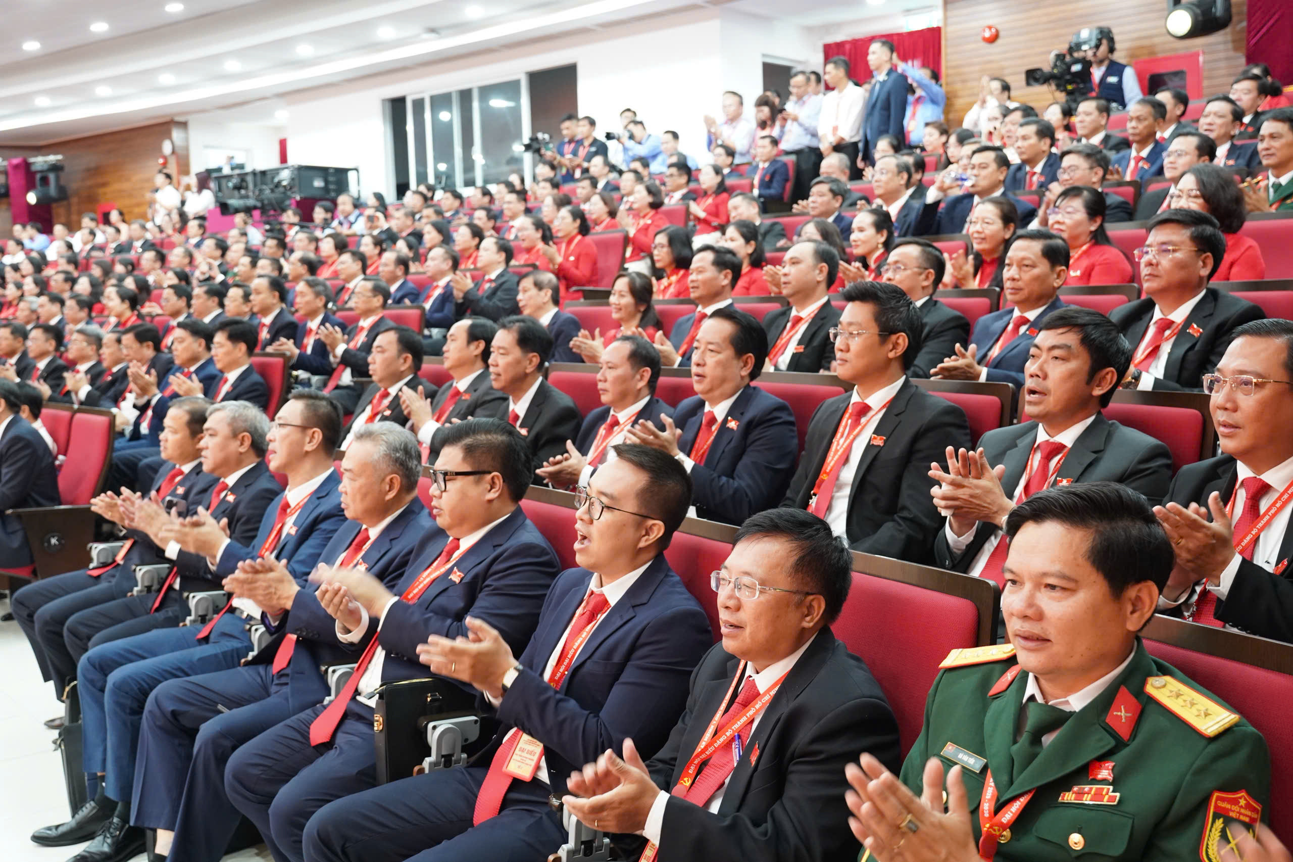 Nhìn lại toàn cảnh Đại hội Đảng bộ TP.HCM lần thứ I, nhiệm kỳ 2025-2030 - 8