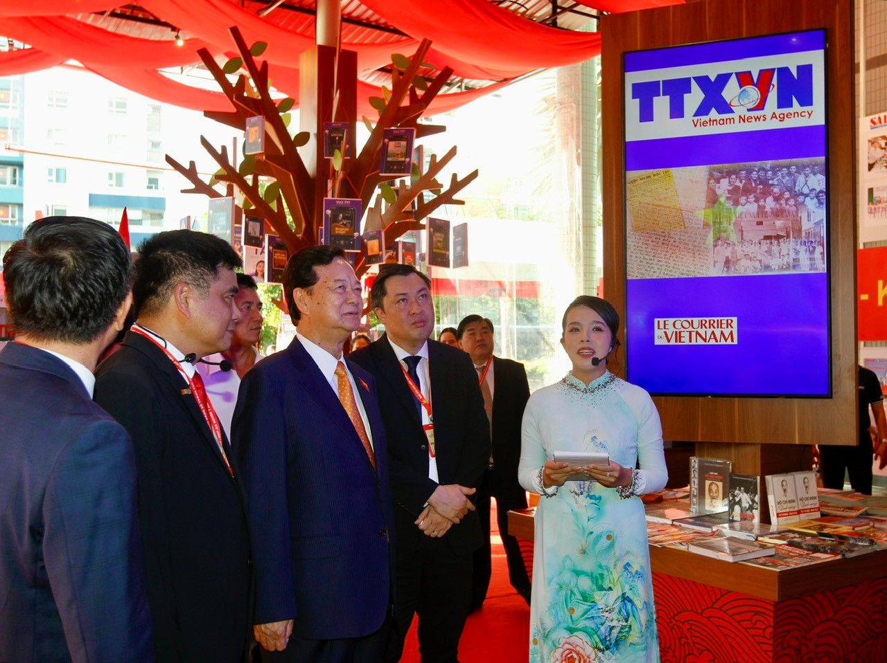 Nhìn lại toàn cảnh Đại hội Đảng bộ TP.HCM lần thứ I, nhiệm kỳ 2025-2030 - 21