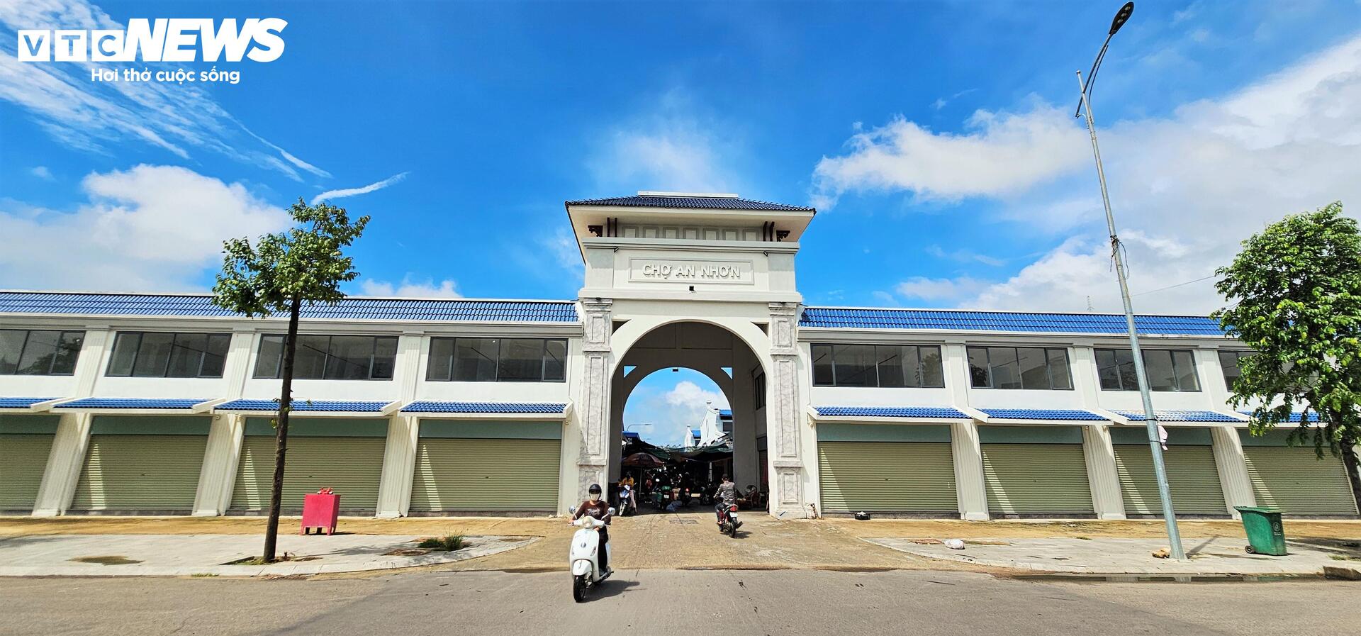 Những khu chợ tiền tỷ tại Gia Lai: Vắng bóng người mua, lưa thưa người bán - 11