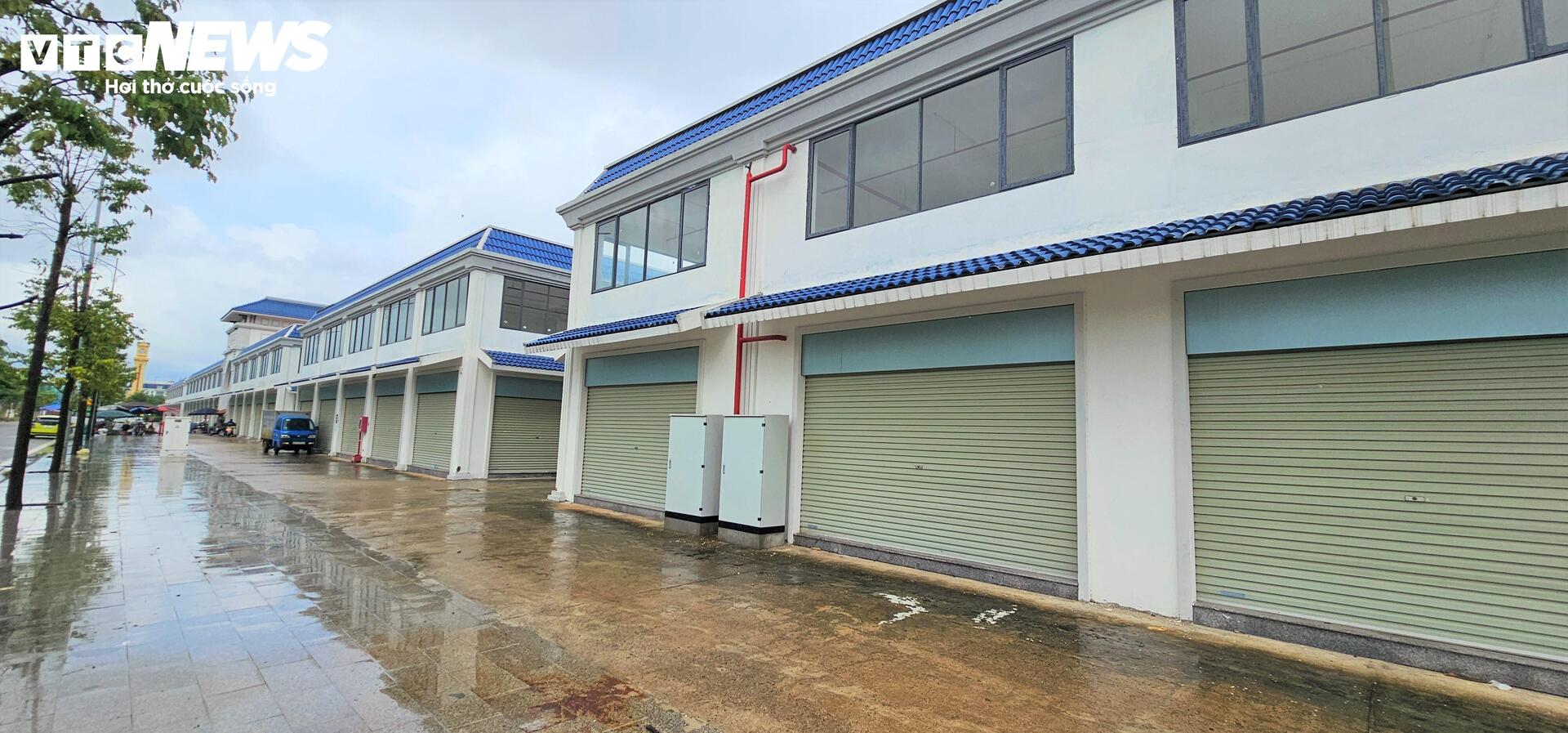 Những khu chợ tiền tỷ tại Gia Lai: Vắng bóng người mua, lưa thưa người bán - 12
