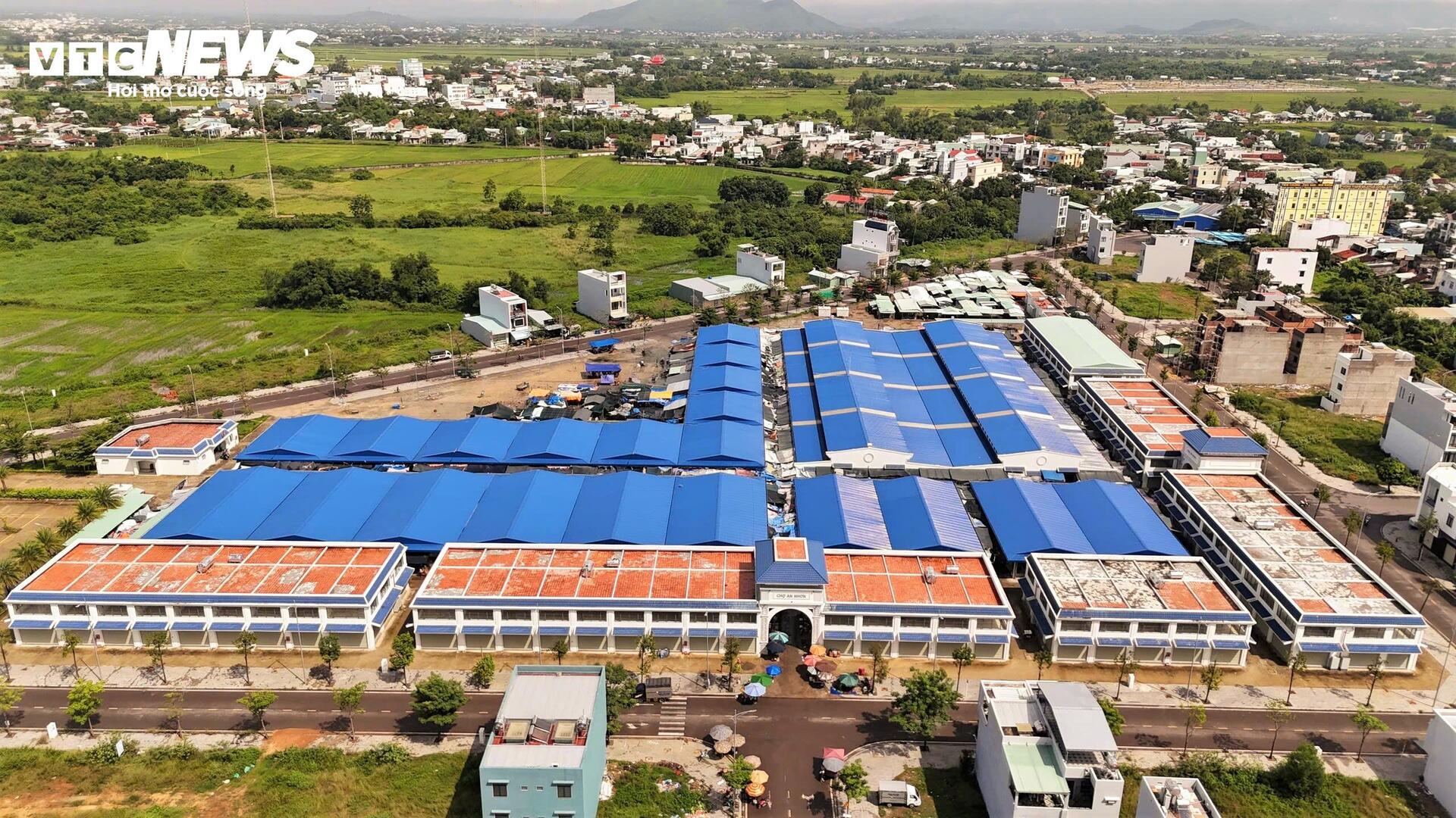 Những khu chợ tiền tỷ tại Gia Lai: Vắng bóng người mua, lưa thưa người bán - 10